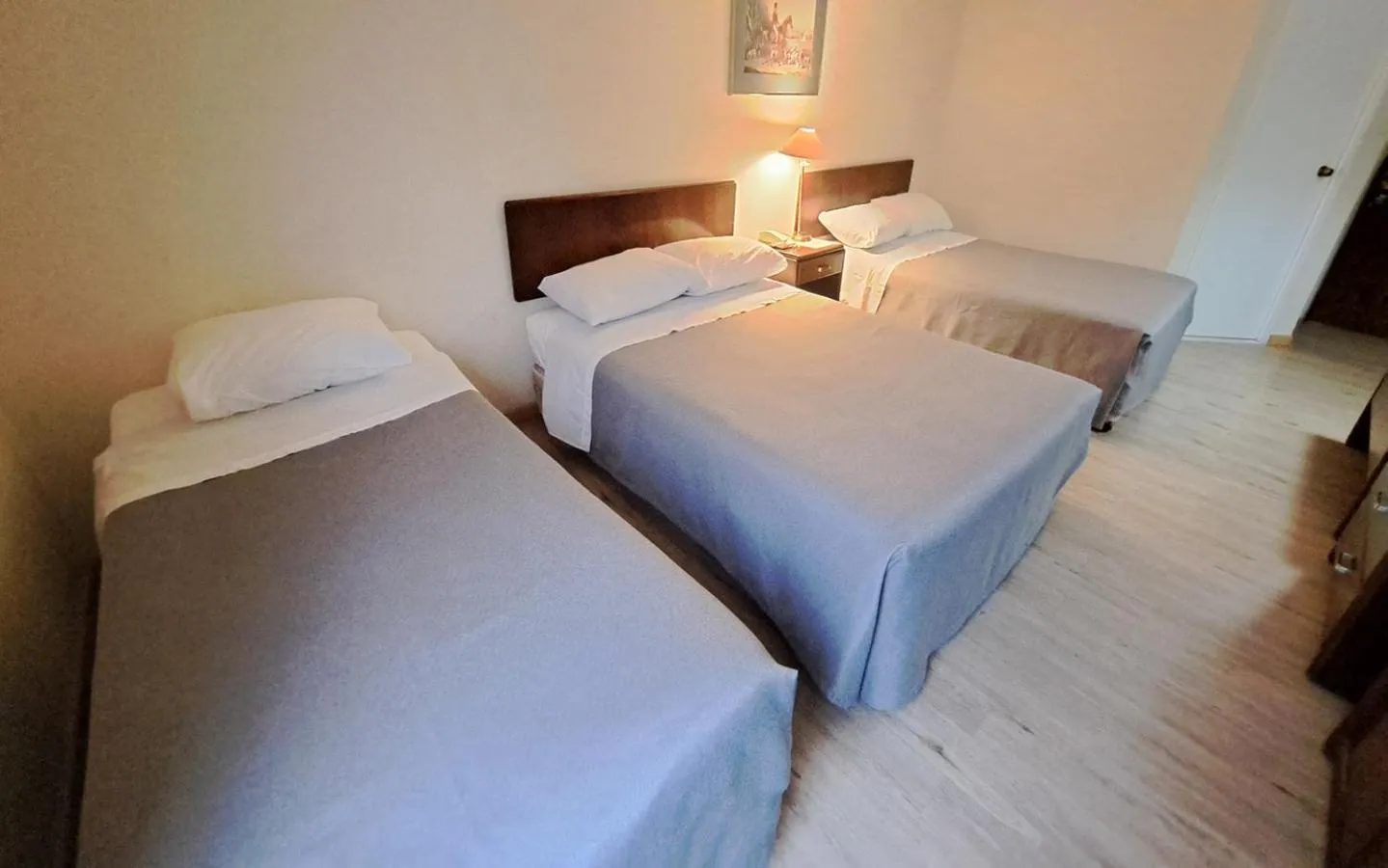 Bed in Hotel Diego de Almagro Los Angeles