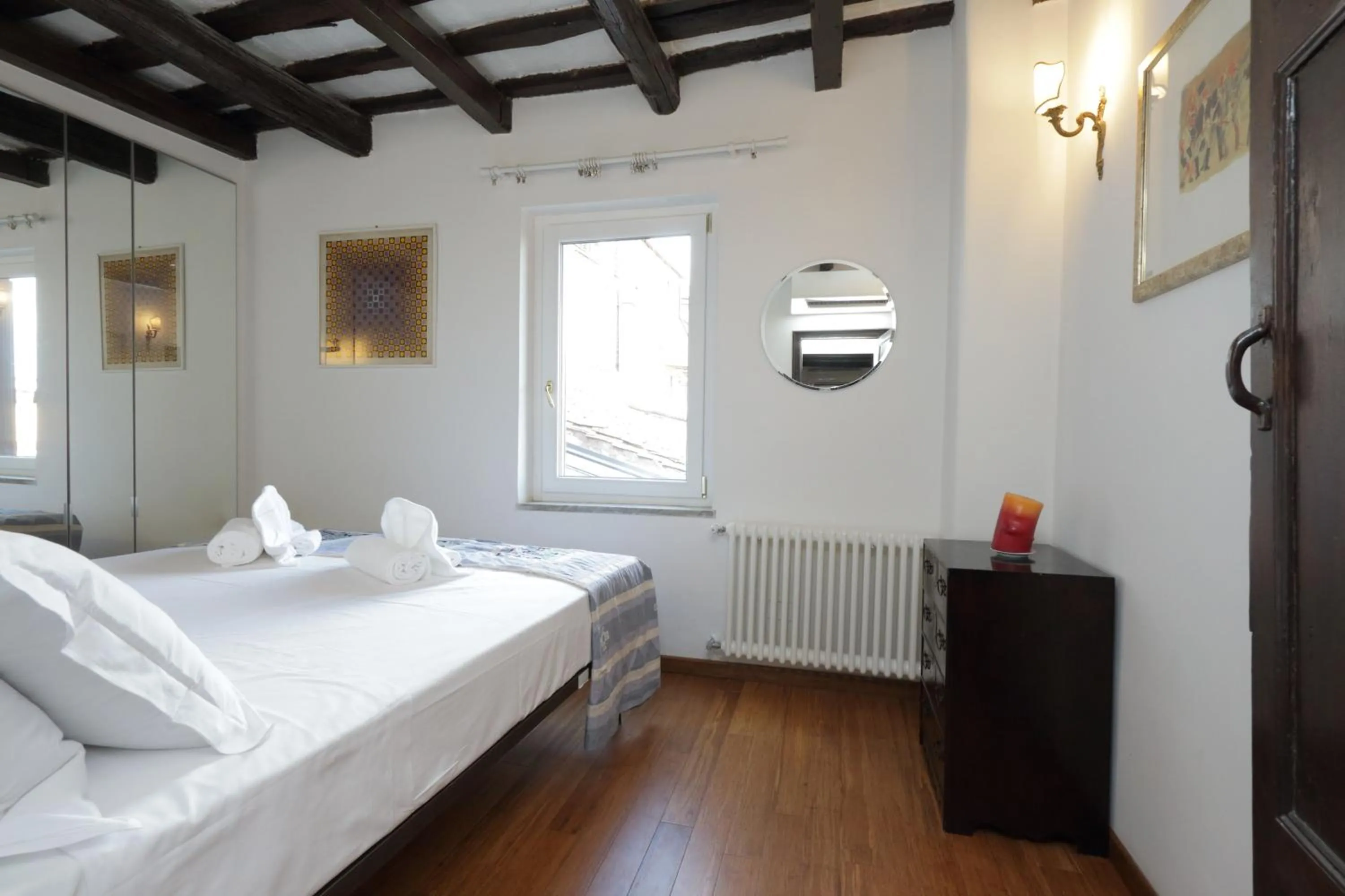 Bedroom in Garibaldi 2