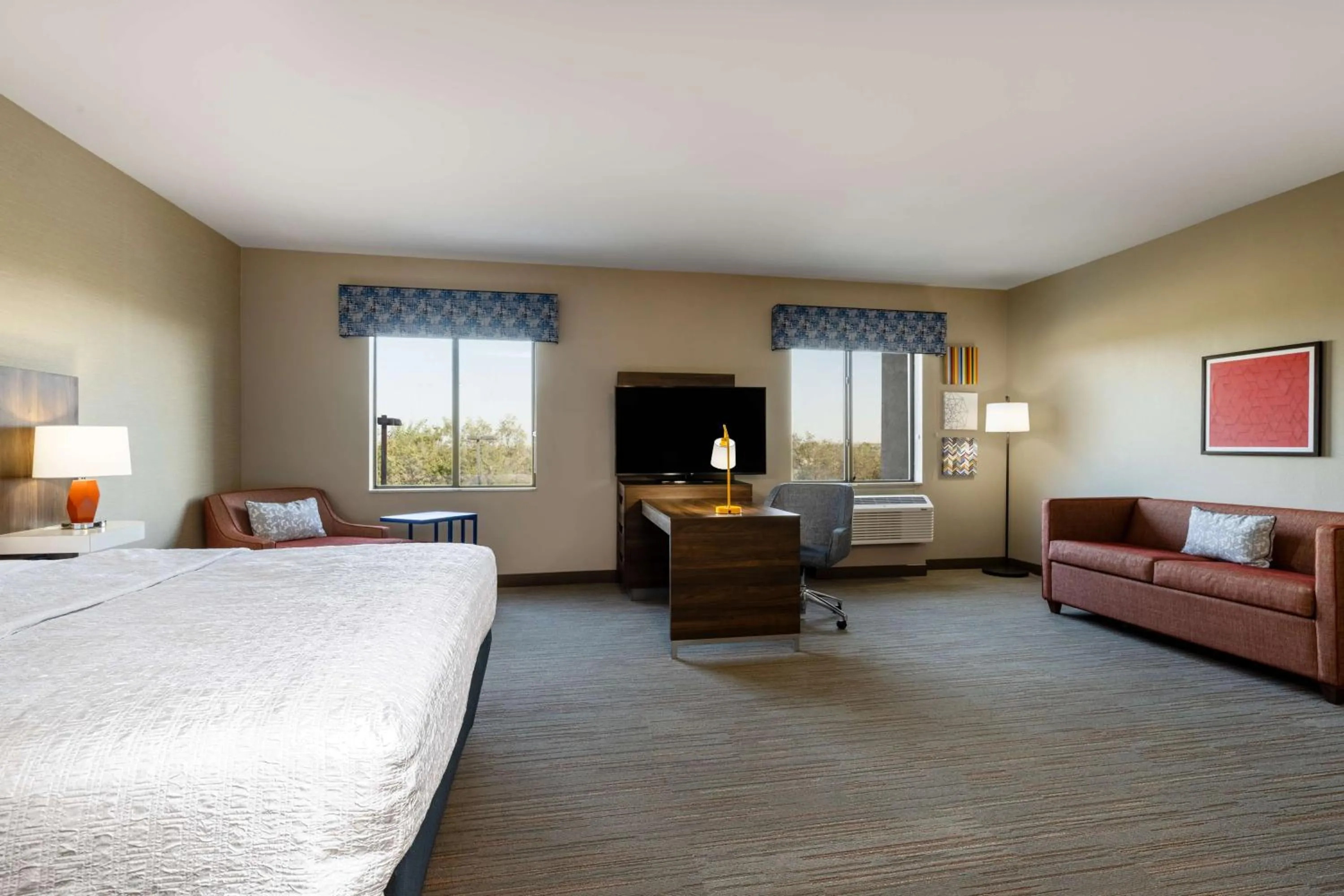 Bedroom, Bed in Hampton Inn & Suites Woodward