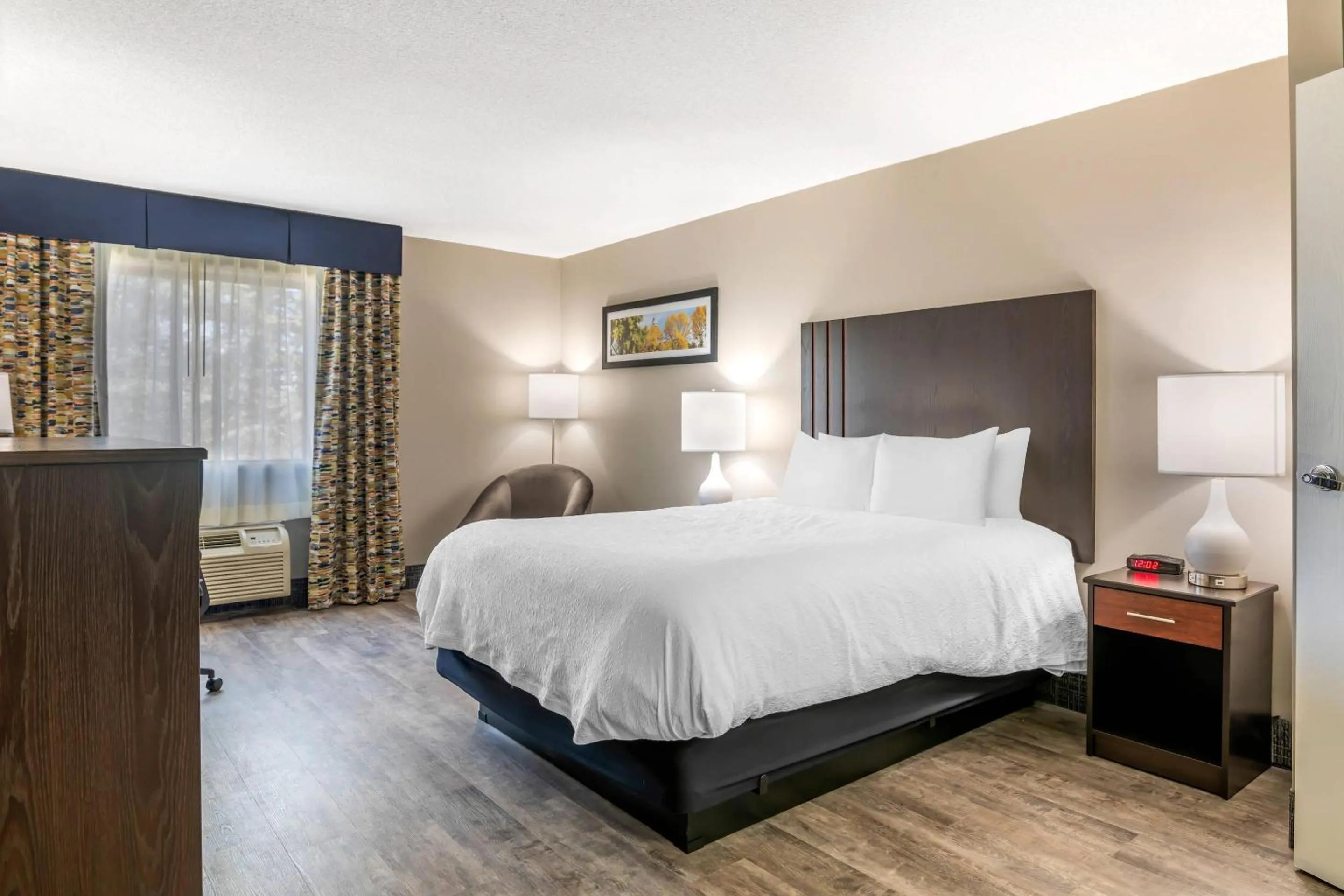 Bedroom, Bed in Black Bear Inn, an Ascend Collection Hotel