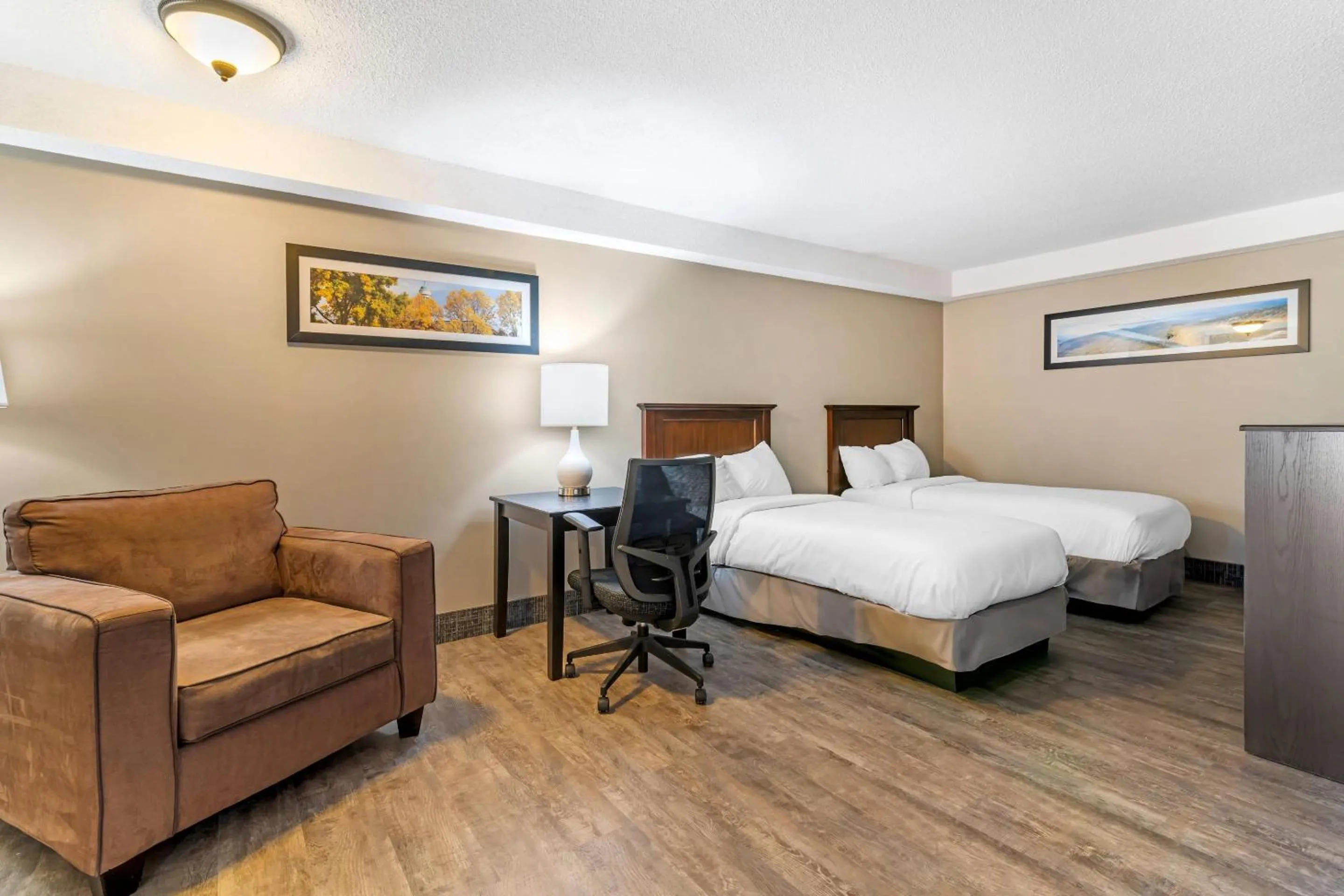 Bedroom, Bed in Black Bear Inn, an Ascend Collection Hotel