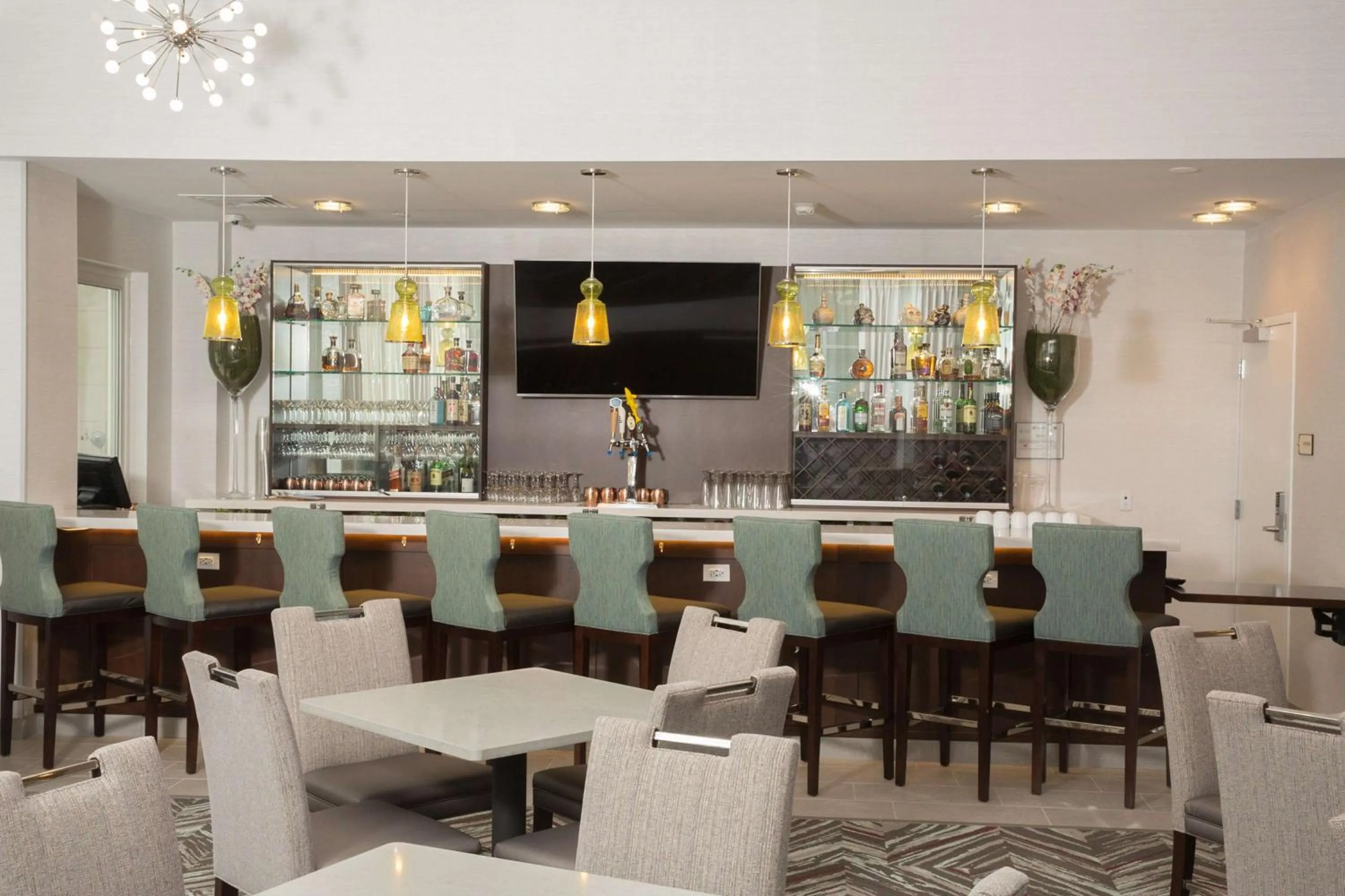 Lounge or bar in Homewood Suites By Hilton Allentown Bethlehem Center Valley