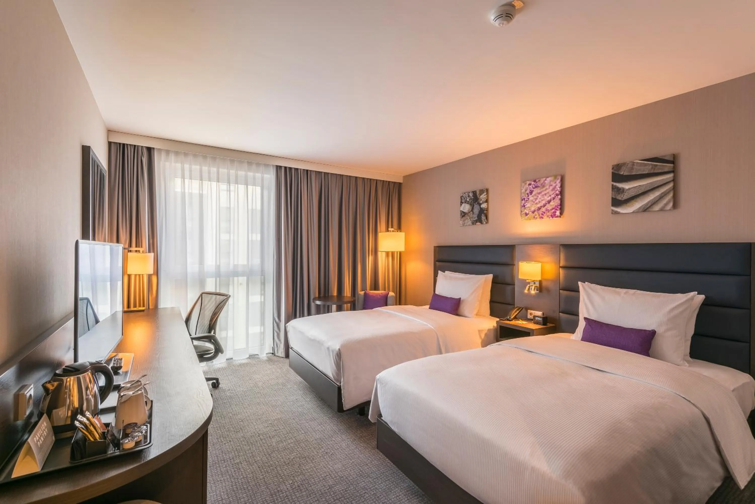 Bedroom, Bed in Hilton Garden Inn Frankfurt City Centre