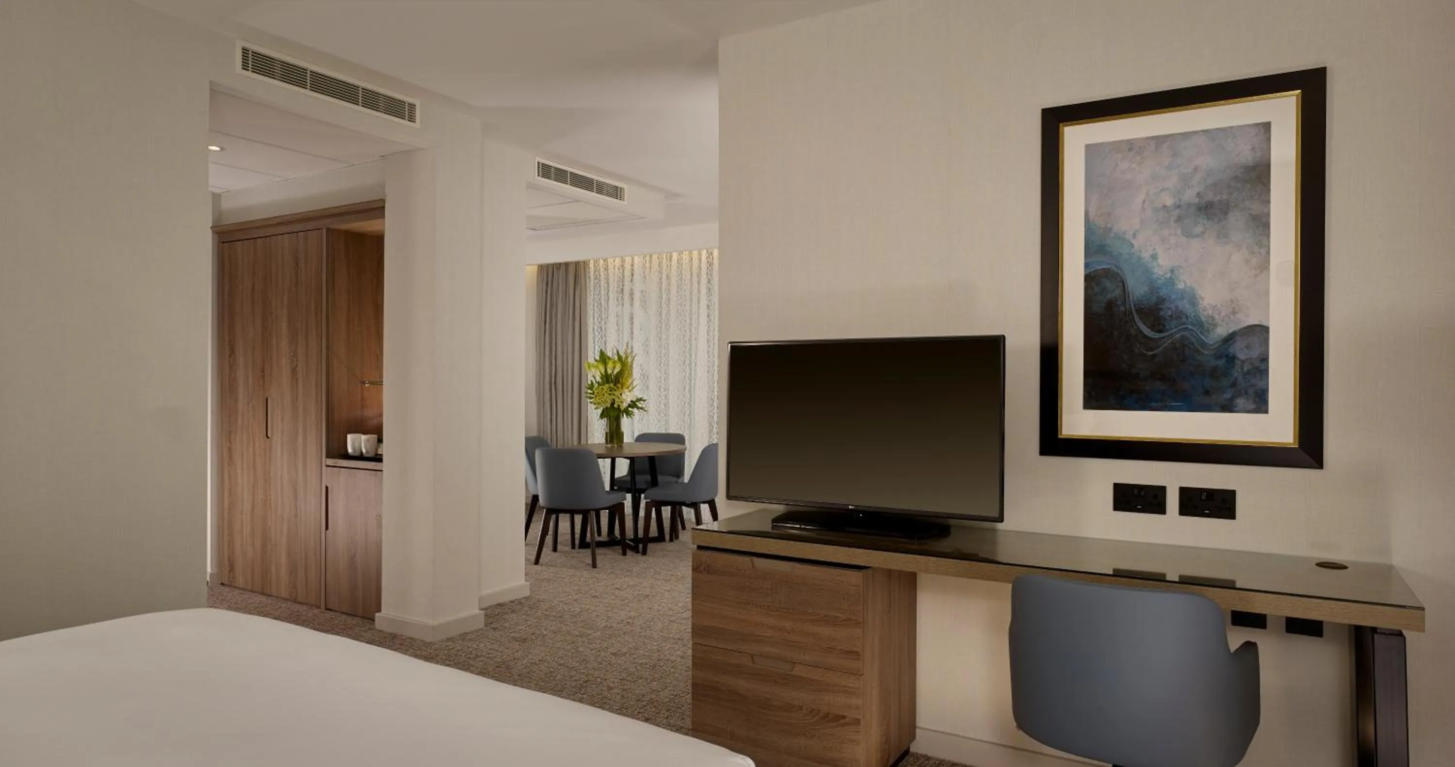 Bedroom, Bed in Doubletree By Hilton Hull