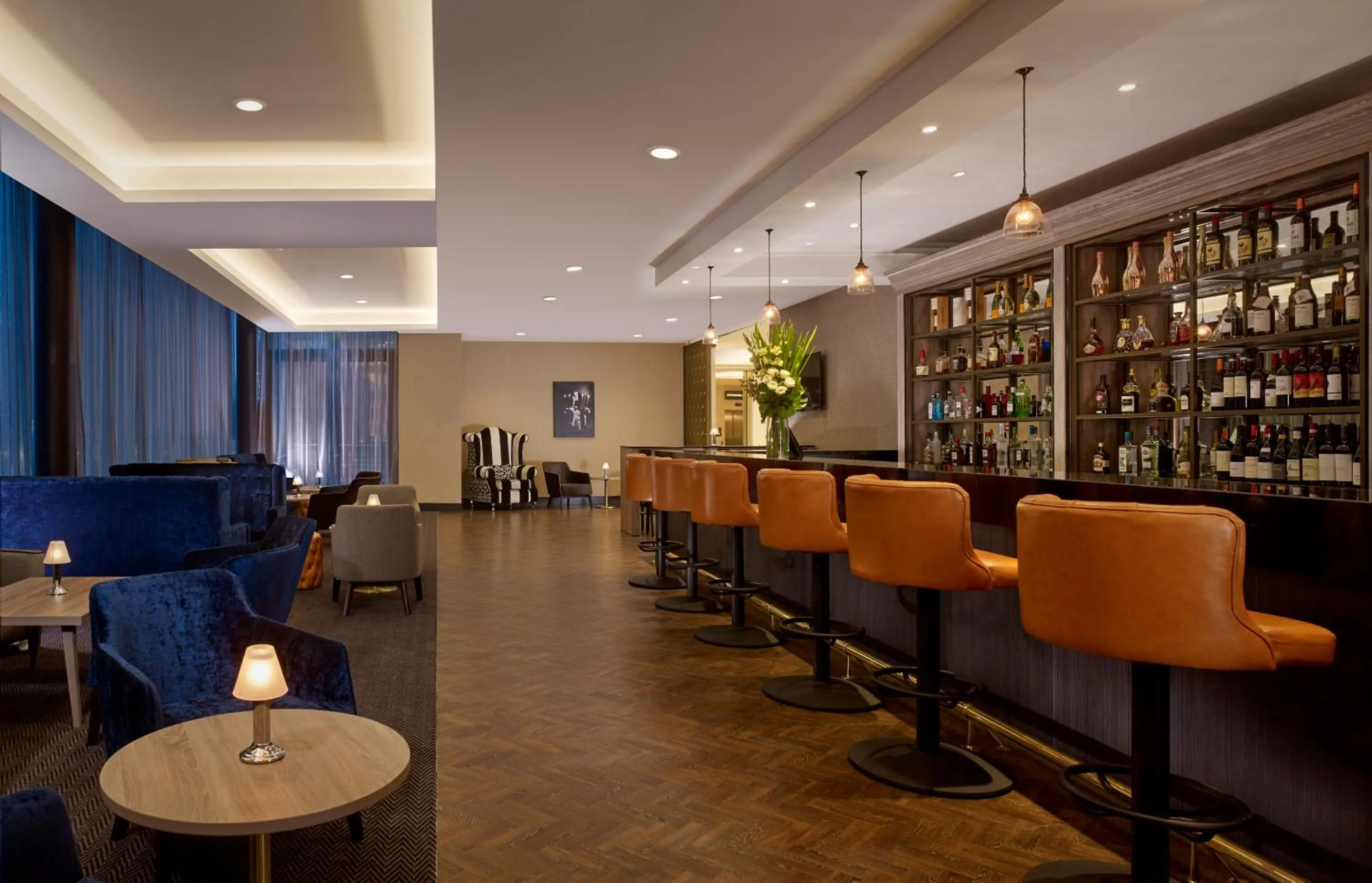 Lounge or bar in Doubletree By Hilton Hull