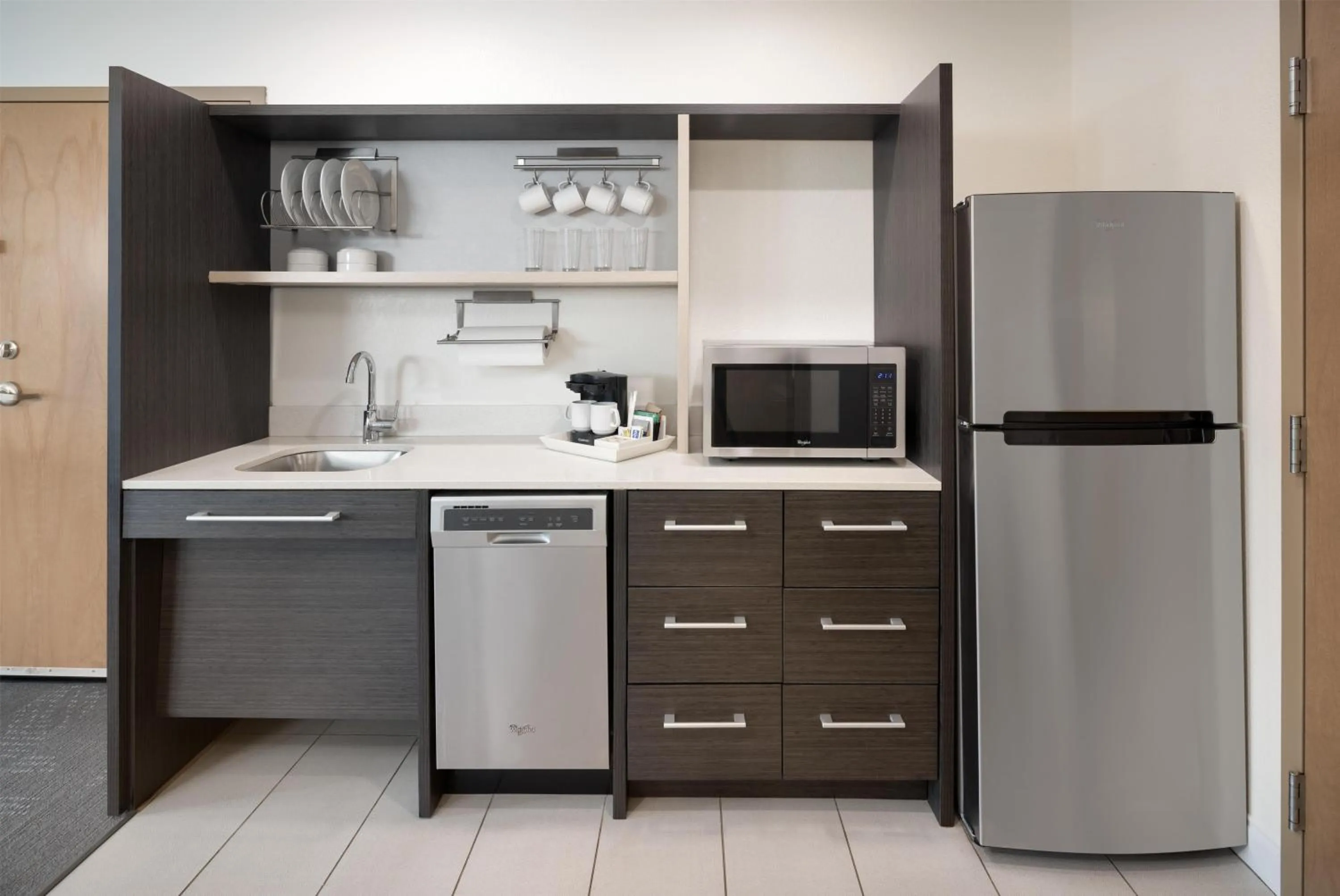 Kitchen or kitchenette in Home 2 Suites By Hilton Jackson
