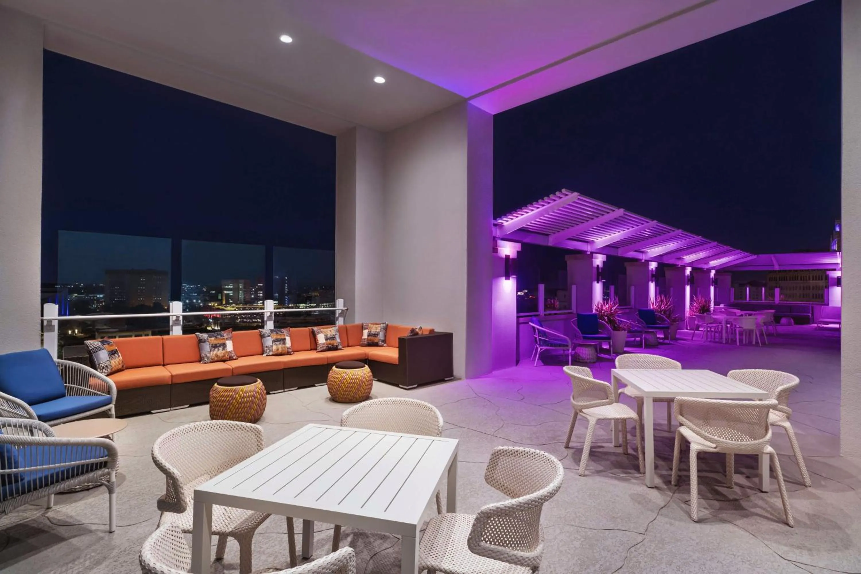 Pool view in Hilton Garden Inn San Antonio Downtown Riverwalk