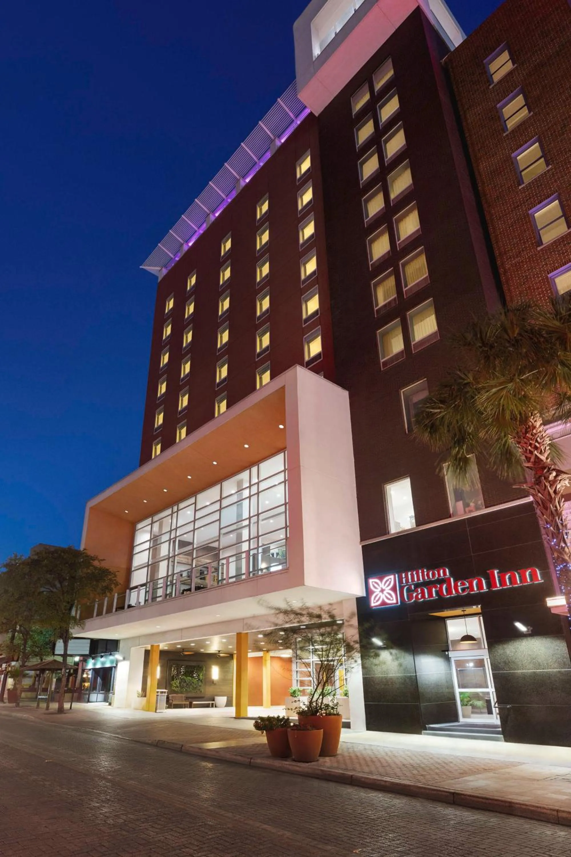 Property building in Hilton Garden Inn San Antonio Downtown Riverwalk