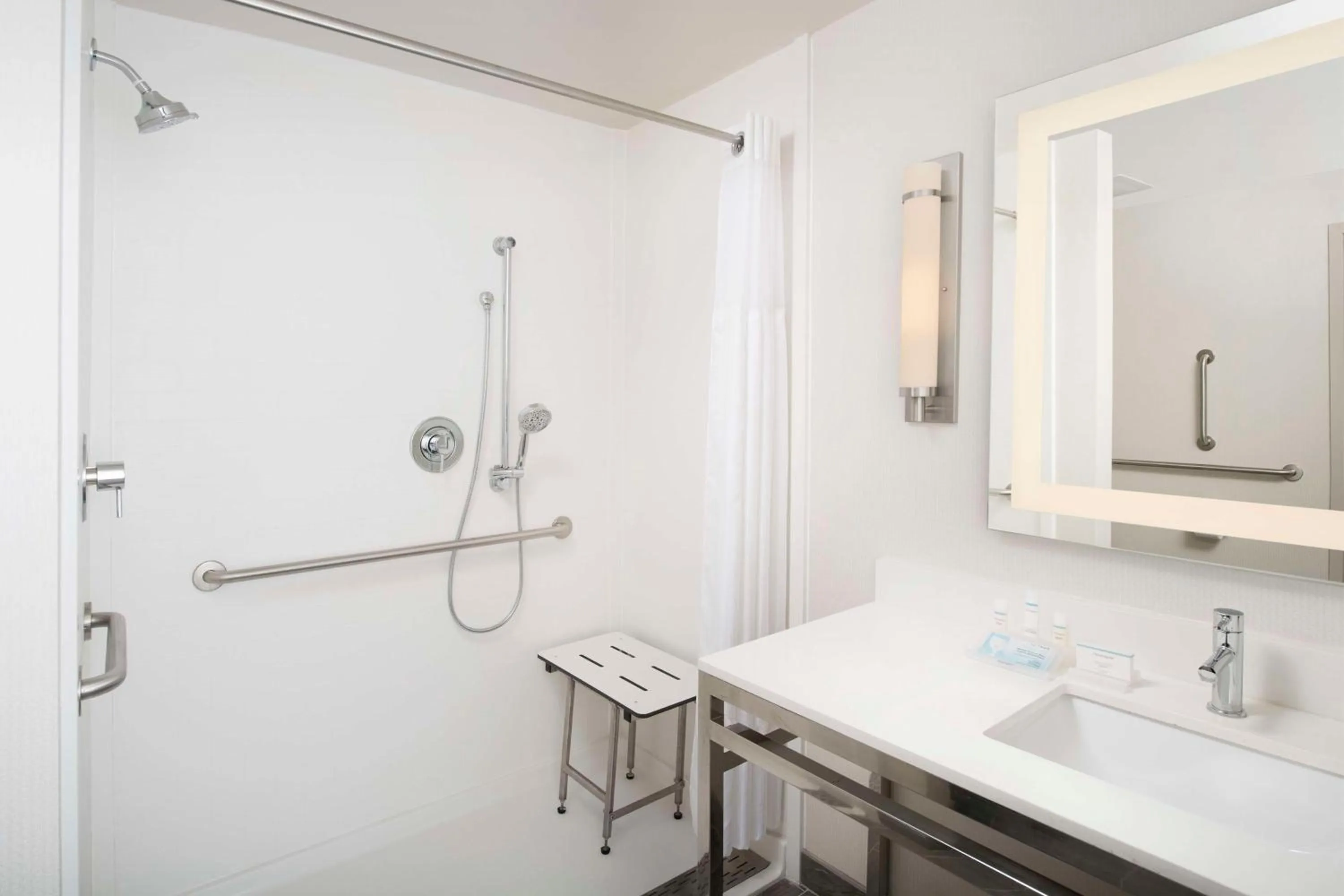 Bathroom in Hilton Garden Inn San Antonio Downtown Riverwalk