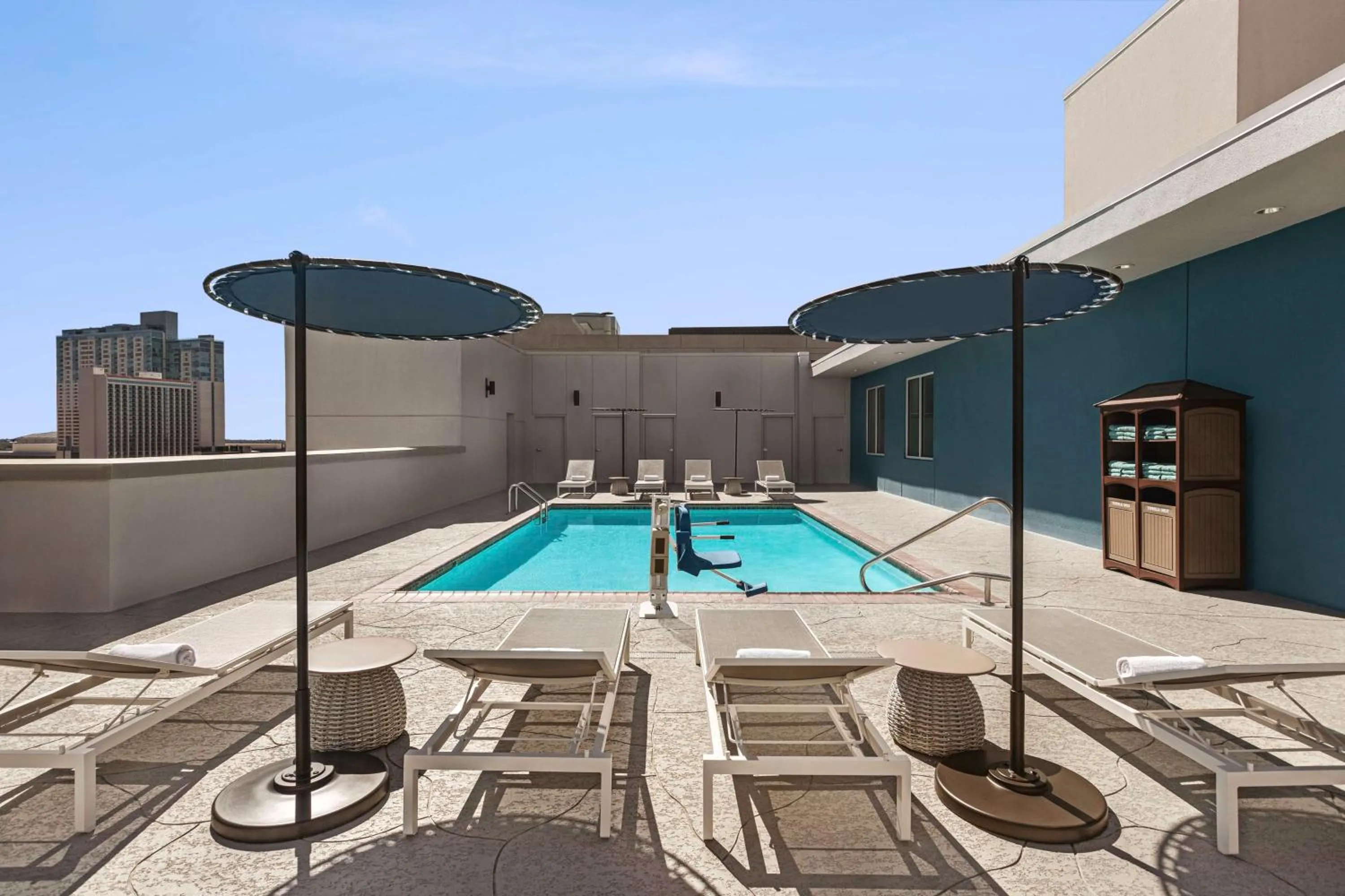 Pool view in Hilton Garden Inn San Antonio Downtown Riverwalk