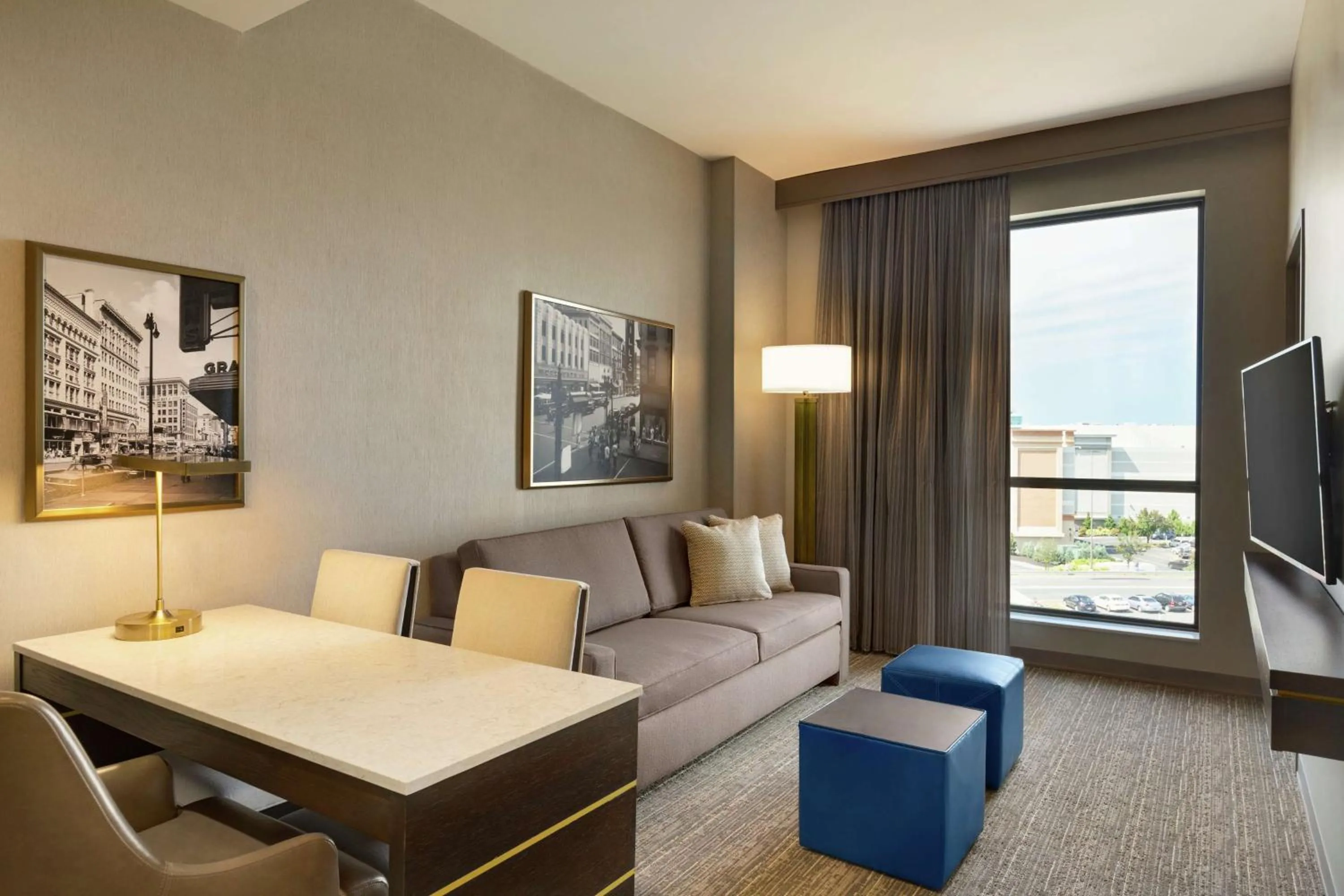 Bedroom in Embassy Suites By Hilton Syracuse Destiny USA