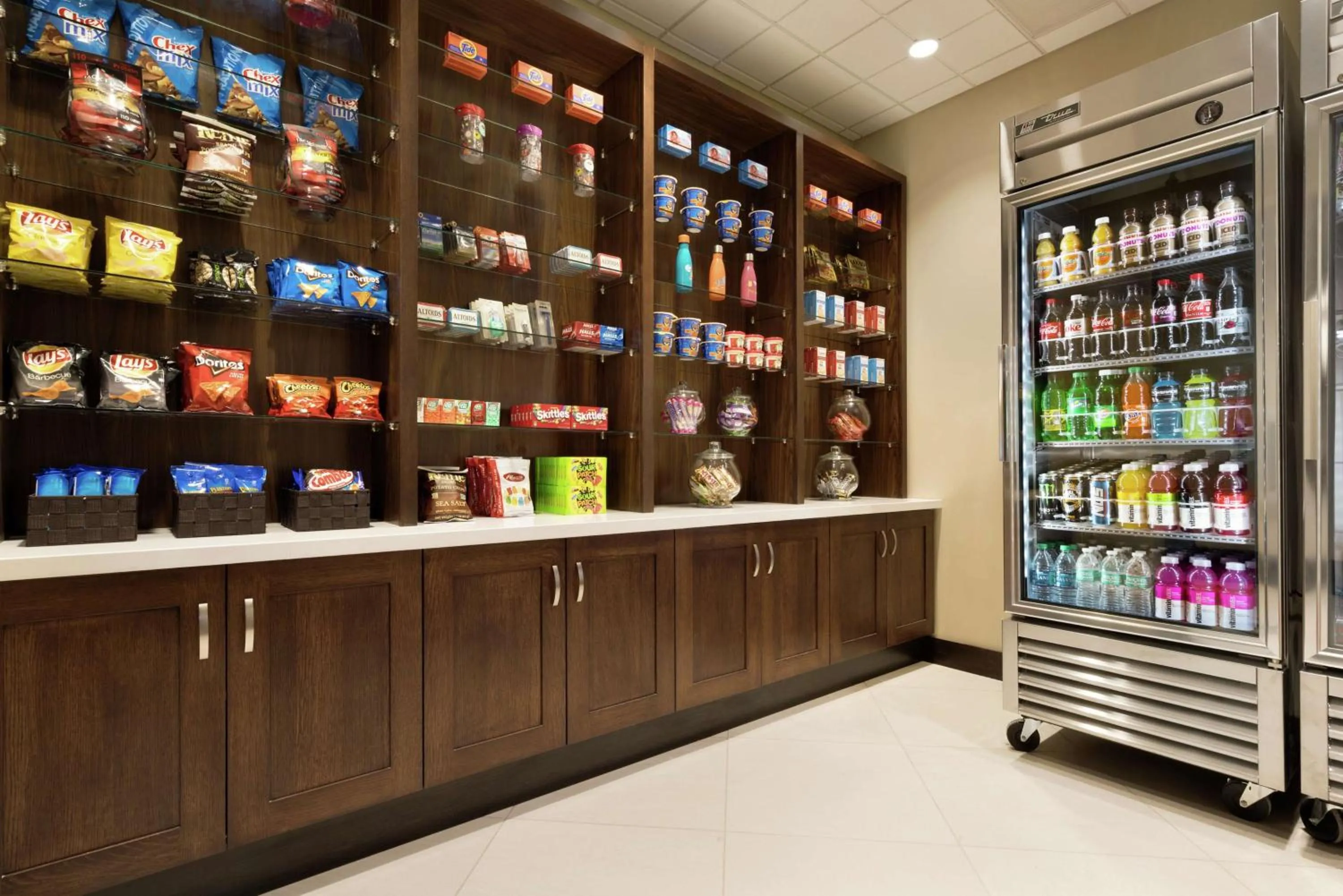 Restaurant/places to eat in Embassy Suites By Hilton Syracuse Destiny USA