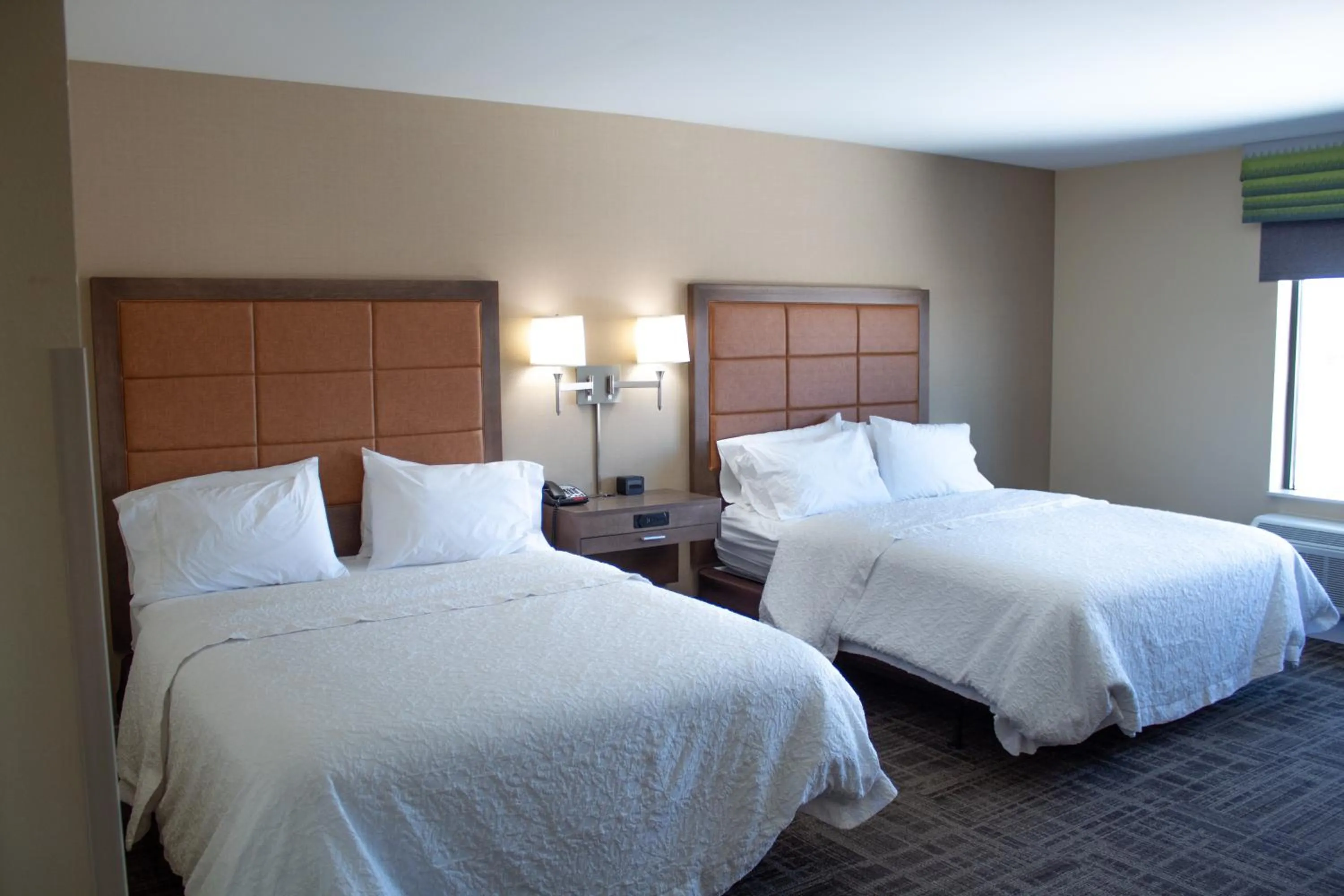 Bed in Hampton Inn & Suites Big Rapids, Mi