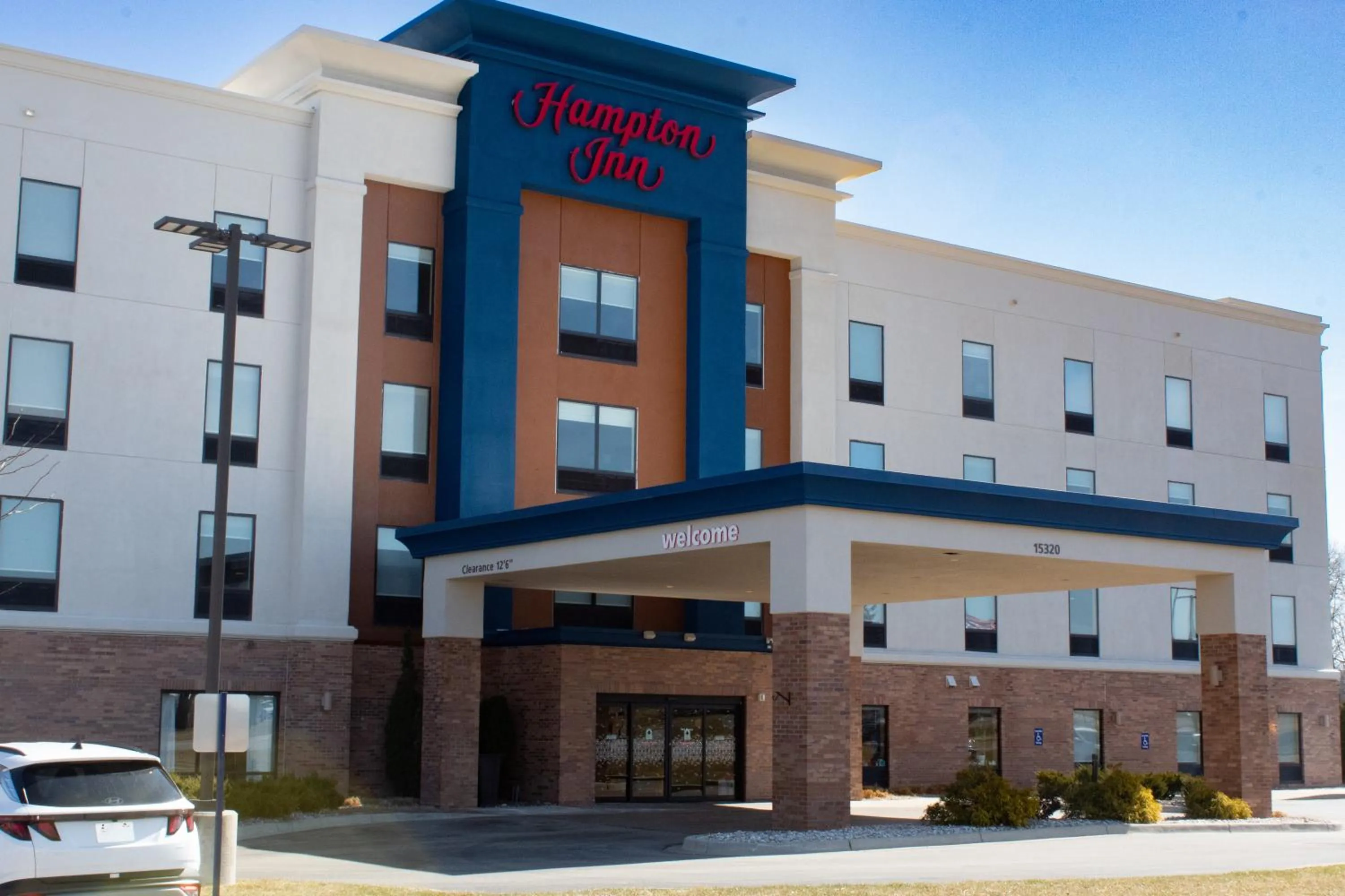 Property building in Hampton Inn & Suites Big Rapids, Mi