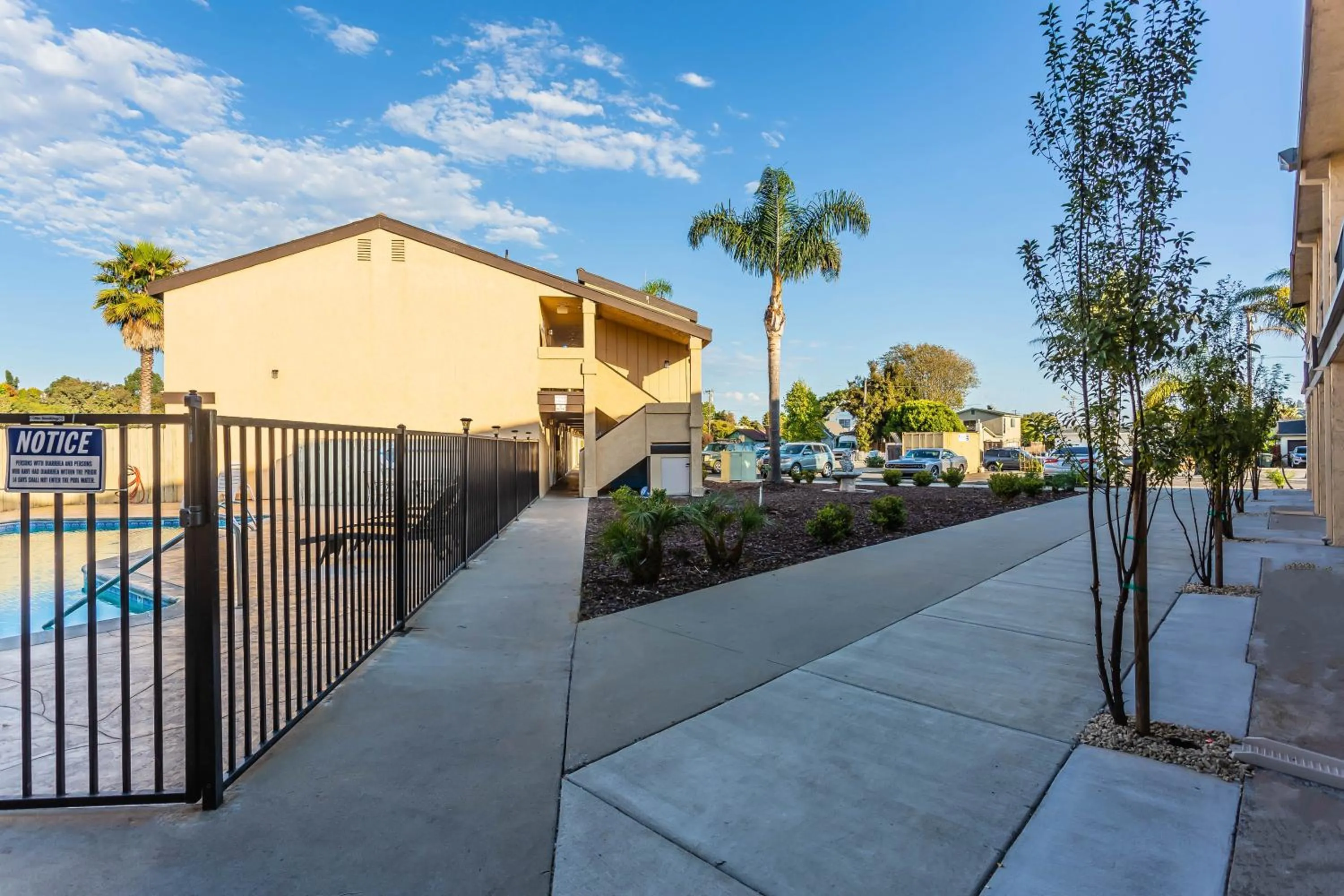Garden view in Aloha Inn
