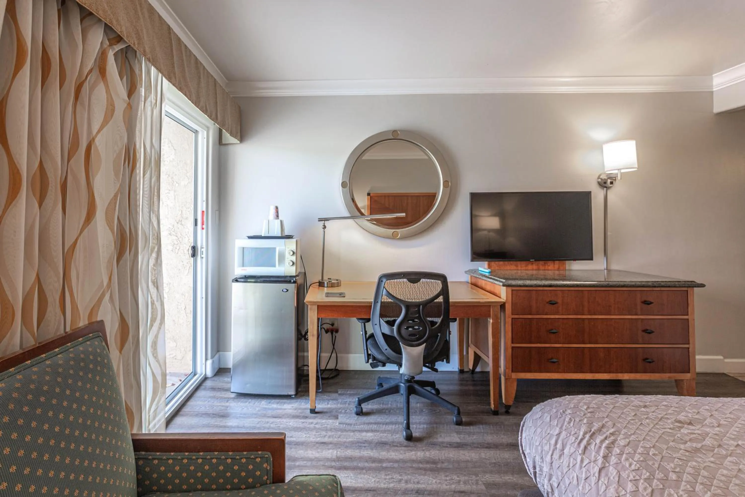 TV and multimedia in Aloha Inn