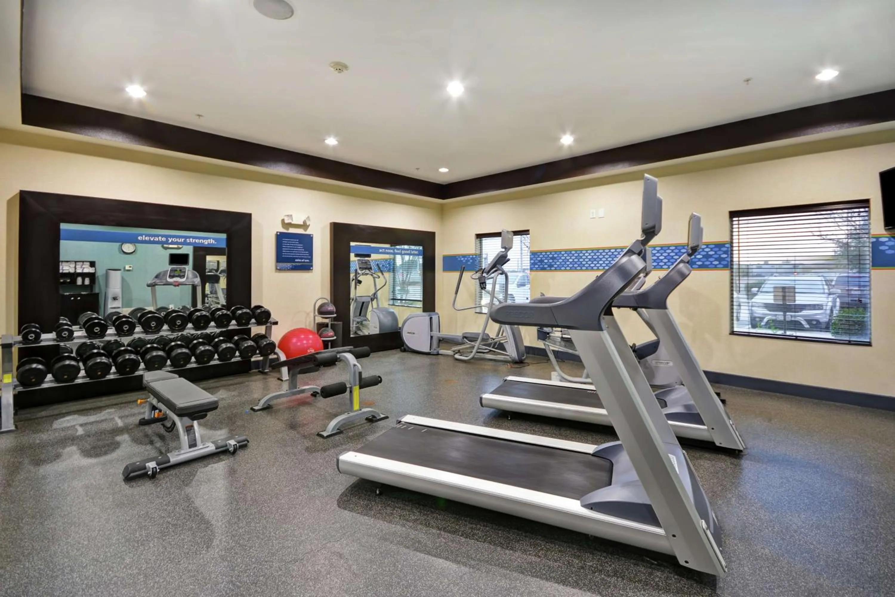 Fitness centre/facilities in Hampton Inn & Suites San Antonio/Northeast I-35