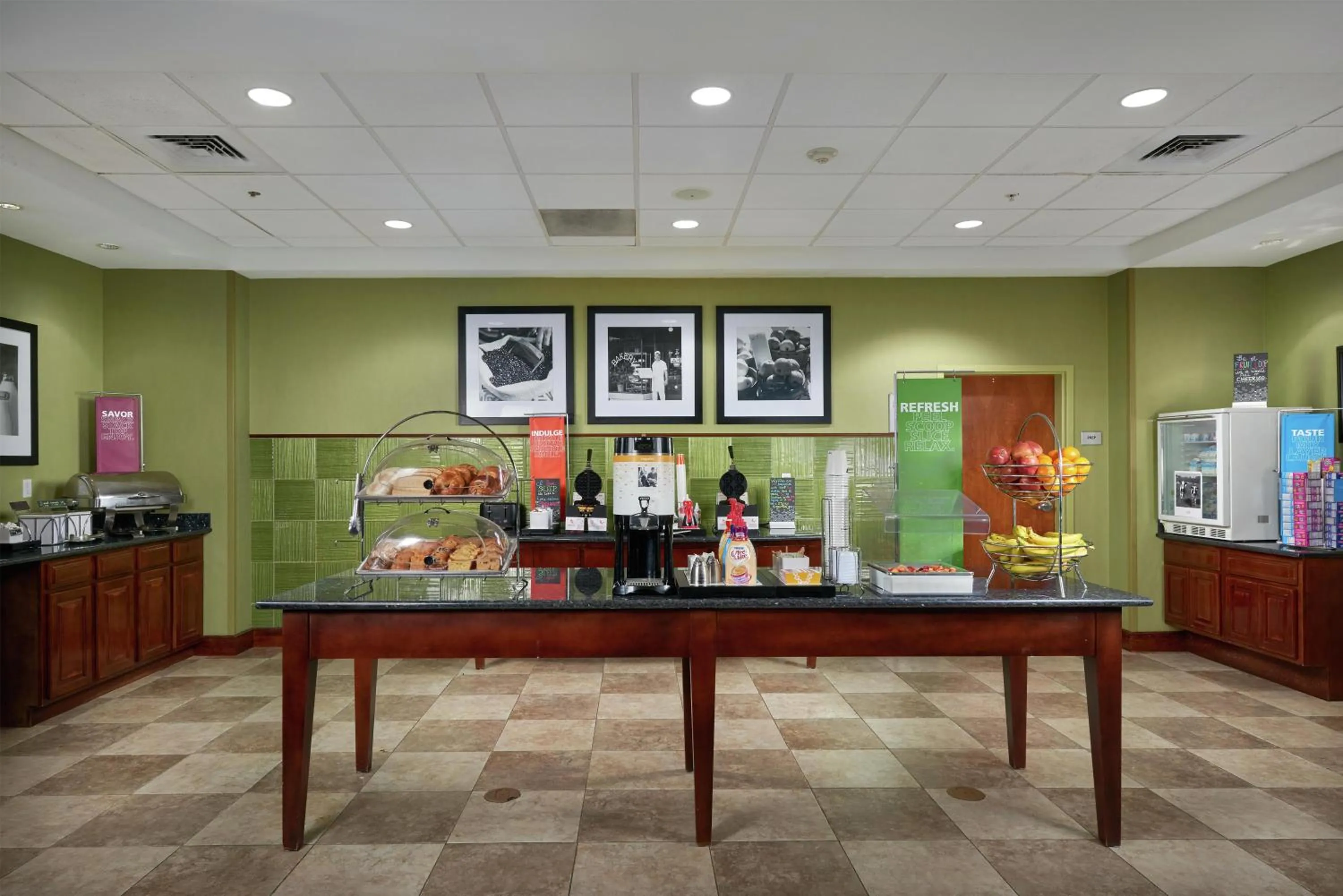 Breakfast in Hampton Inn Bermuda Run / Advance