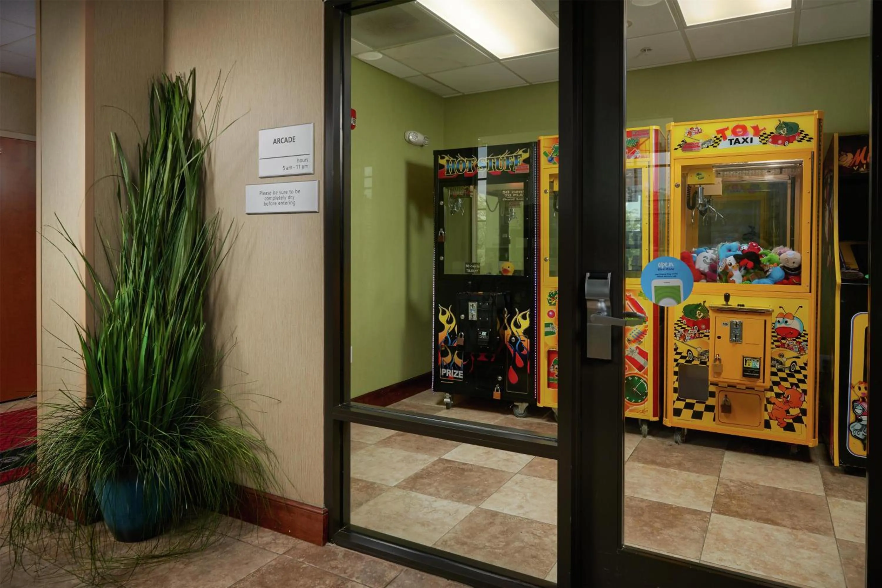 Sports in Hampton Inn Bermuda Run / Advance