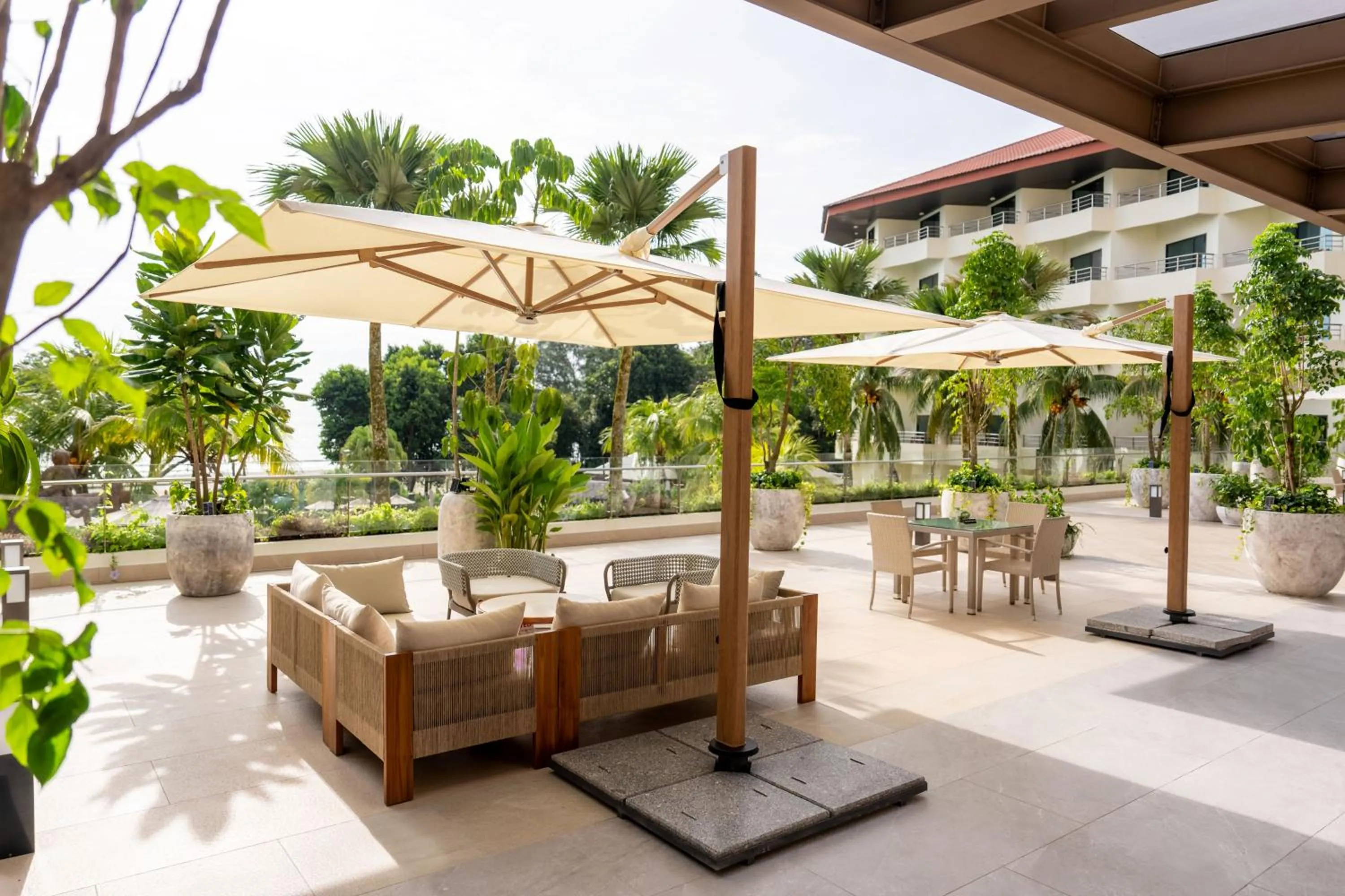 Restaurant/places to eat in Swiss-Grand Beach Resort Kuantan