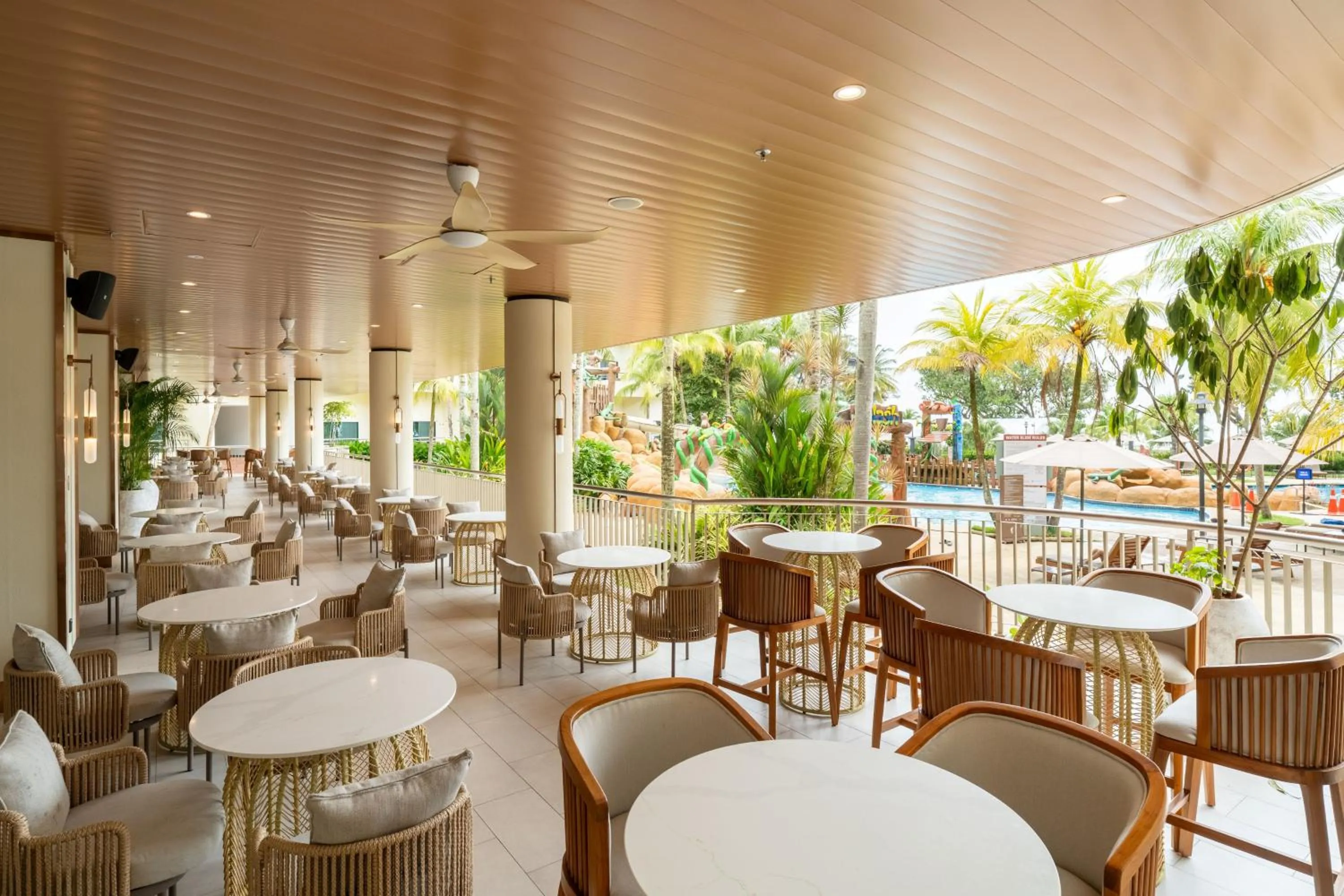 Restaurant/places to eat in Swiss-Grand Beach Resort Kuantan