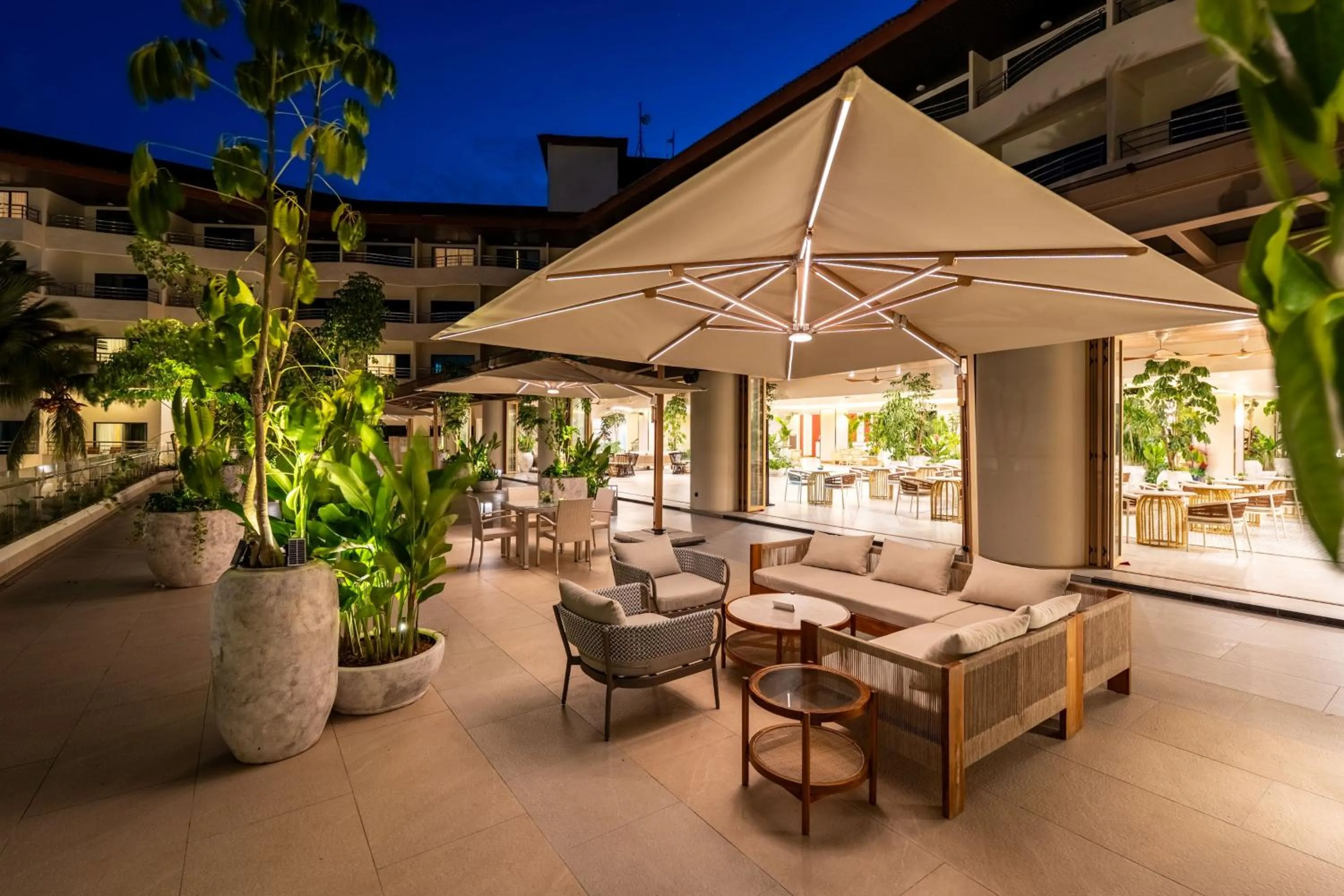 Restaurant/places to eat in Swiss-Grand Beach Resort Kuantan