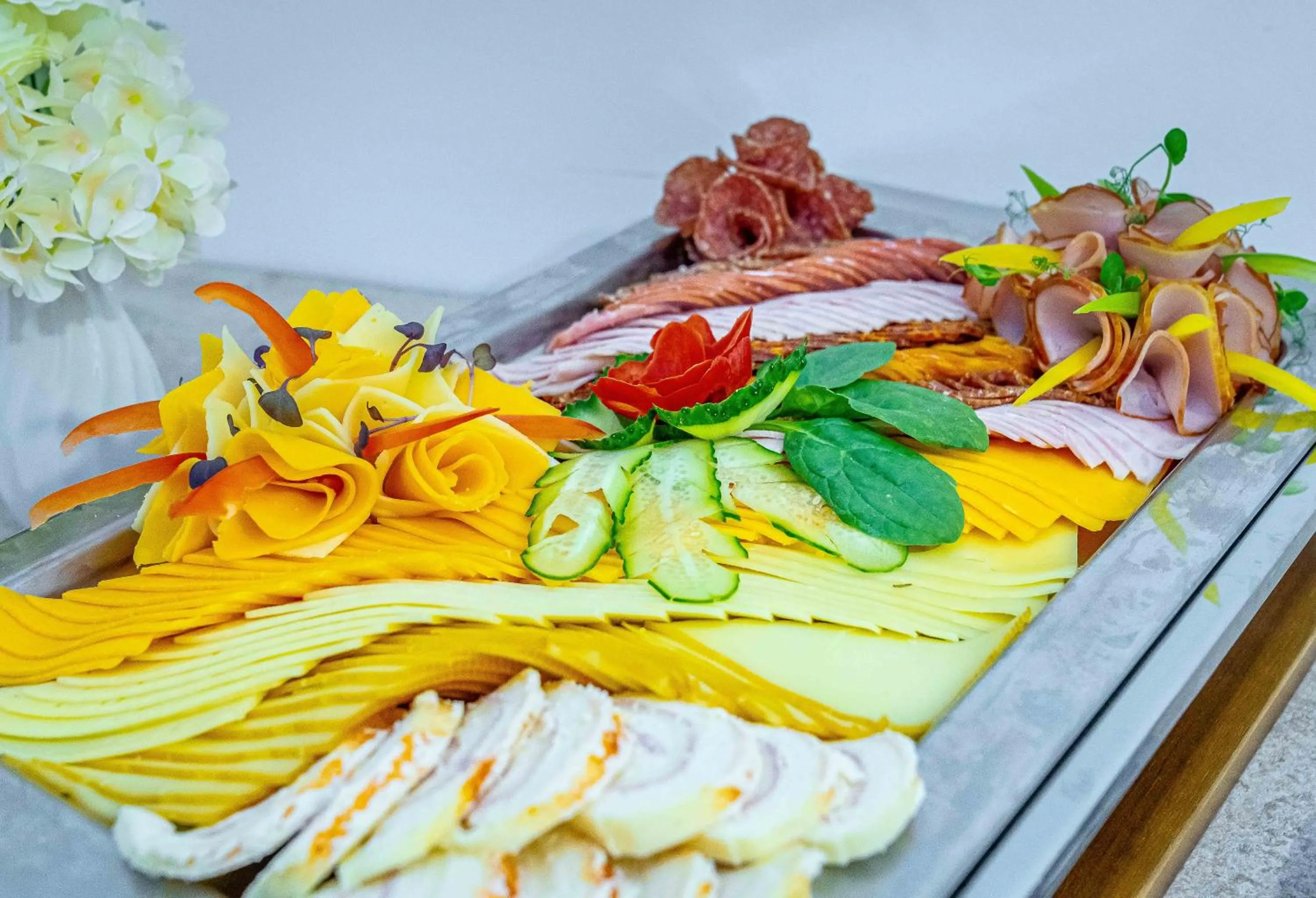 Continental breakfast in Mera Brise