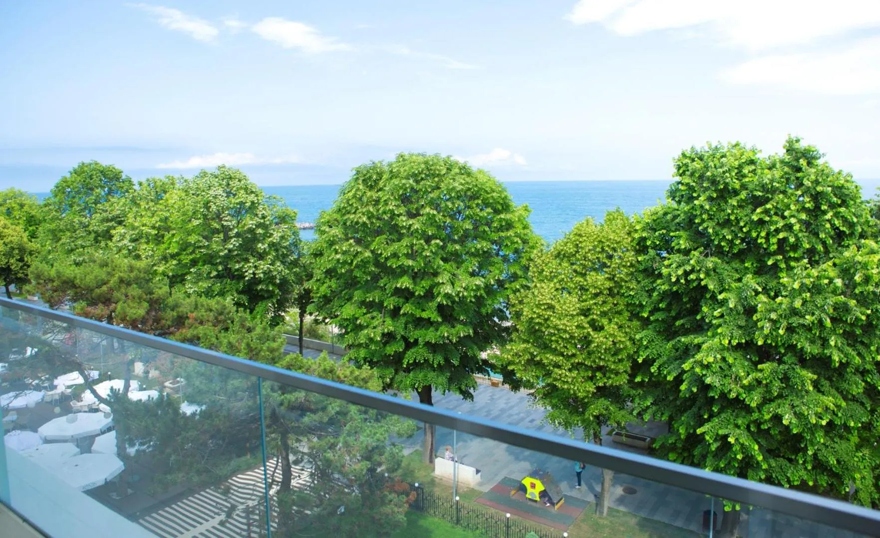 Balcony/Terrace in Mera Brise