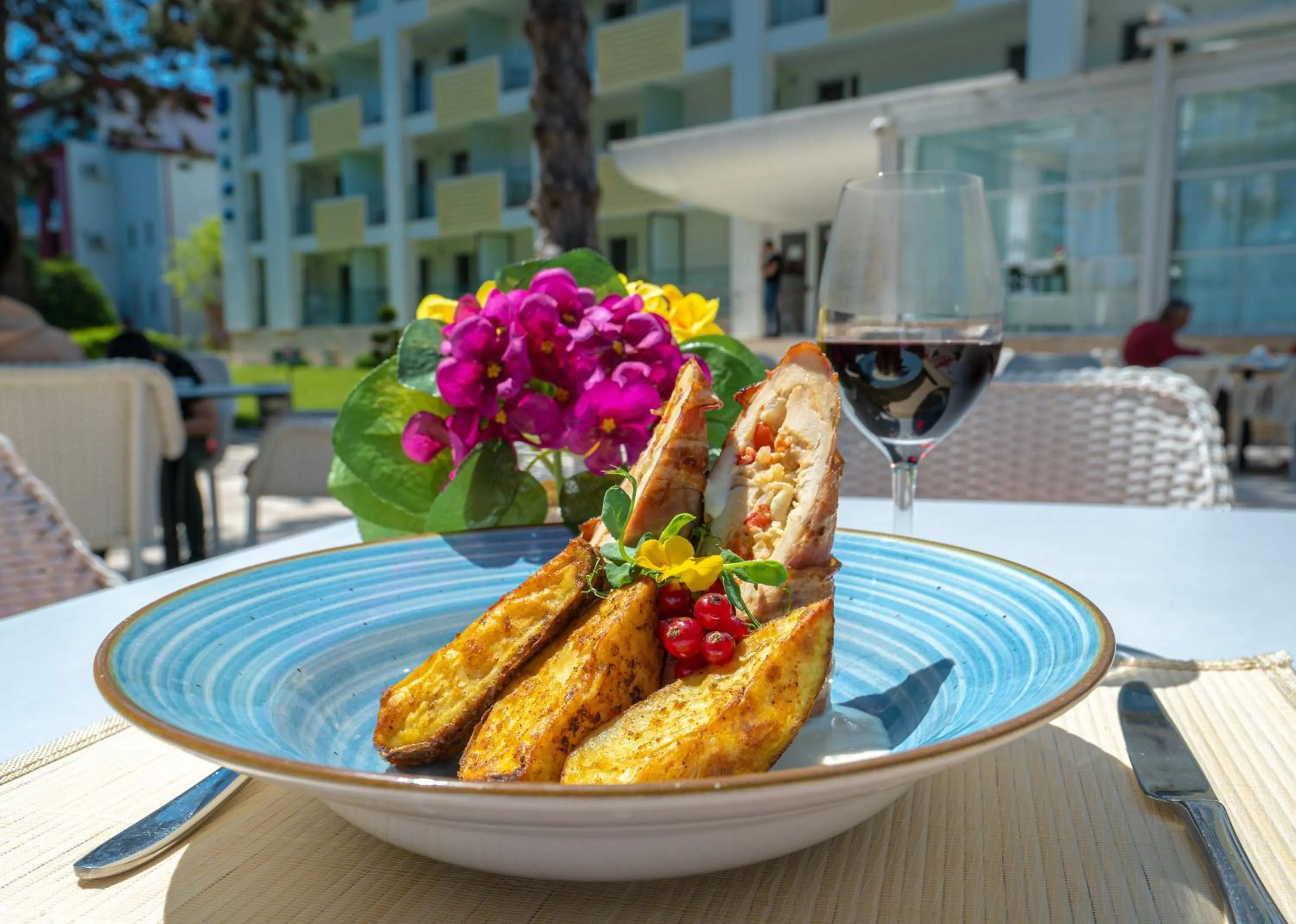 Food and drinks in Mera Brise