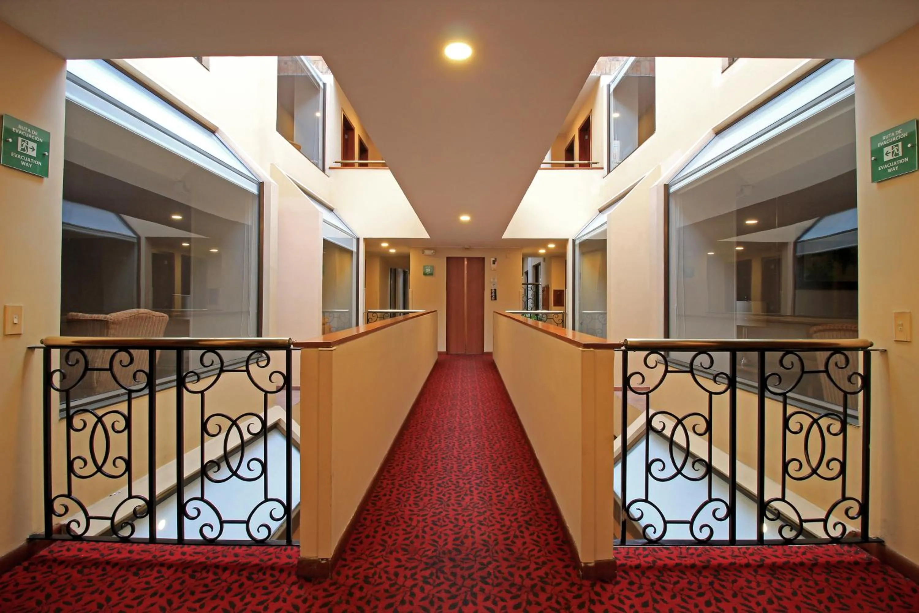 Property building in Hotel Windsor House Inn By GEH Suites