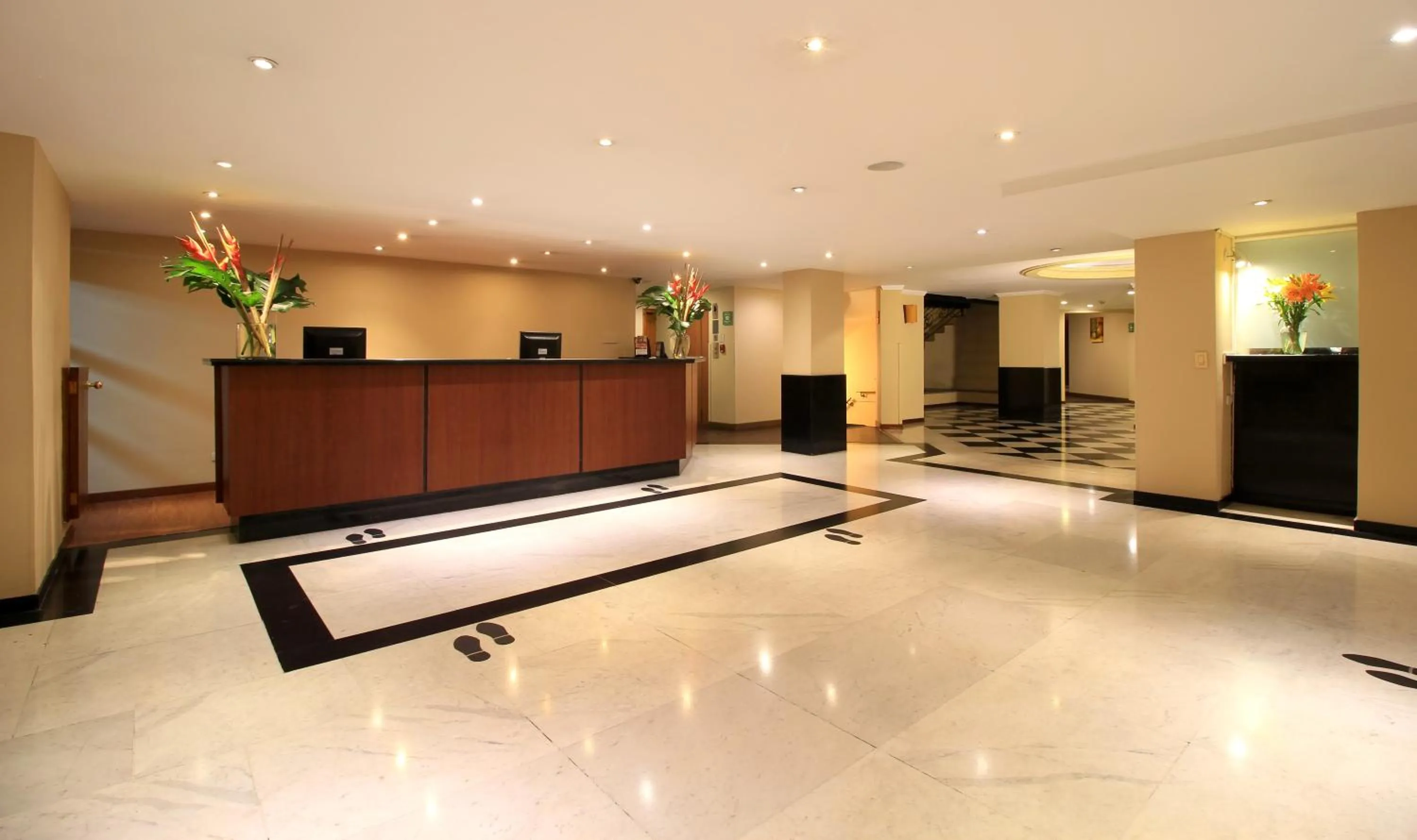 Property building in Hotel Windsor House Inn By GEH Suites