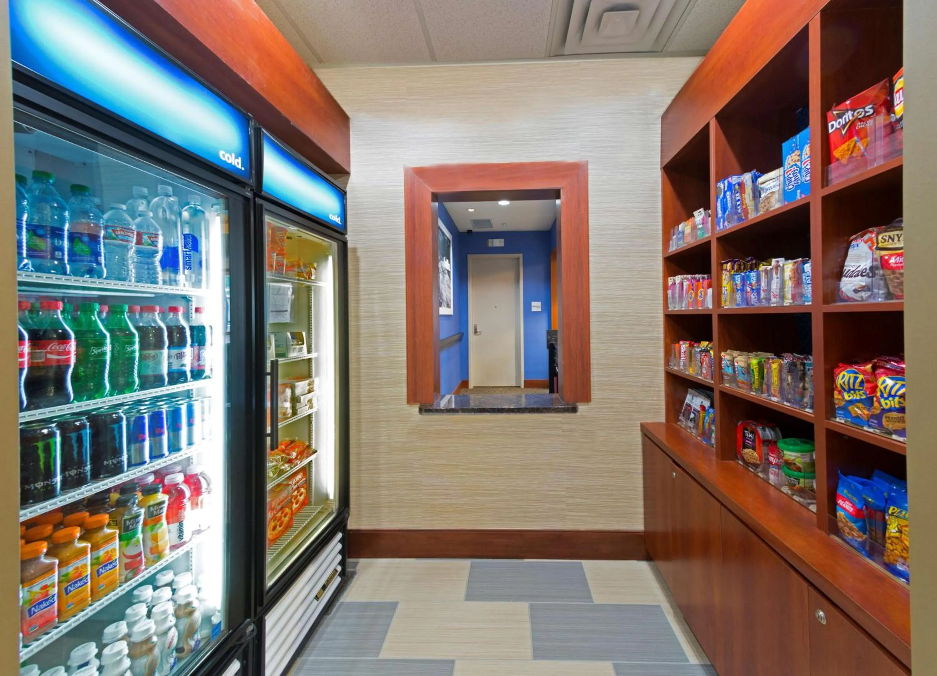 Restaurant/places to eat in Hampton Inn & Suites Riverside/Corona East