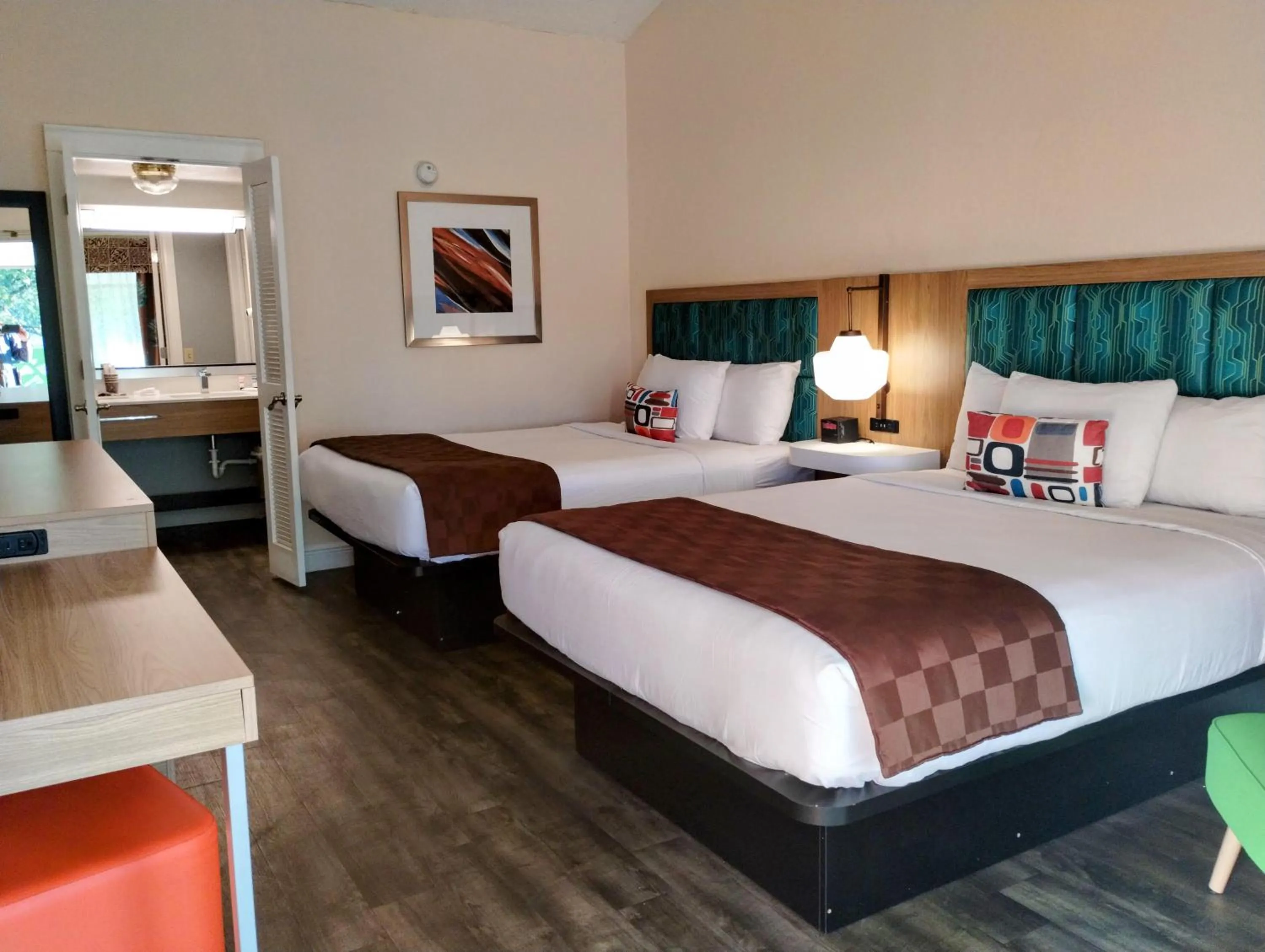 Bed in Tiki Resort - Lake George