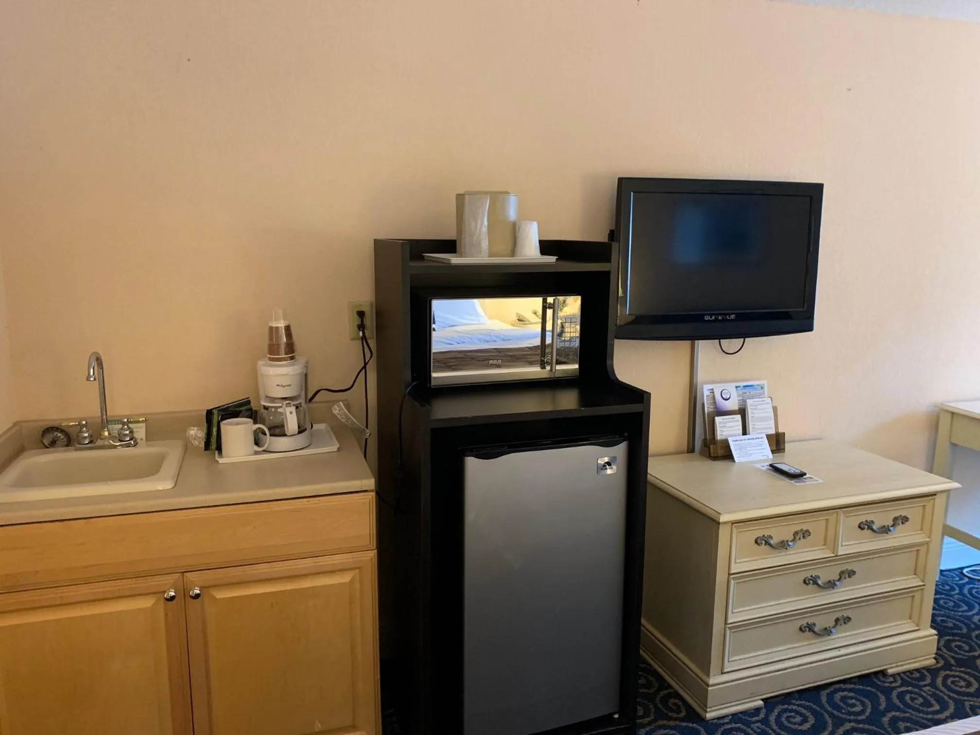 TV and multimedia in Tiki Resort - Lake George