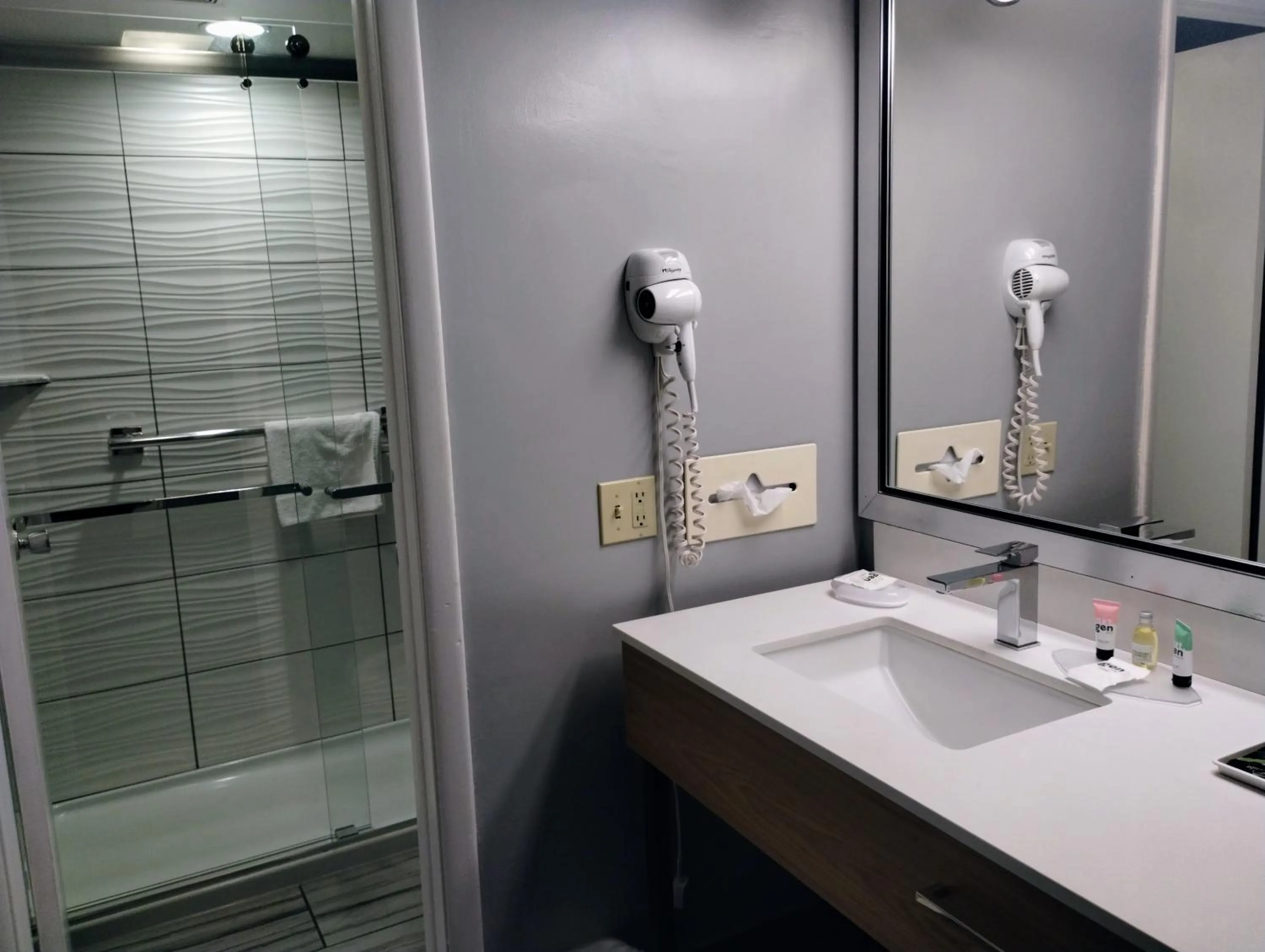 Bathroom in Tiki Resort - Lake George