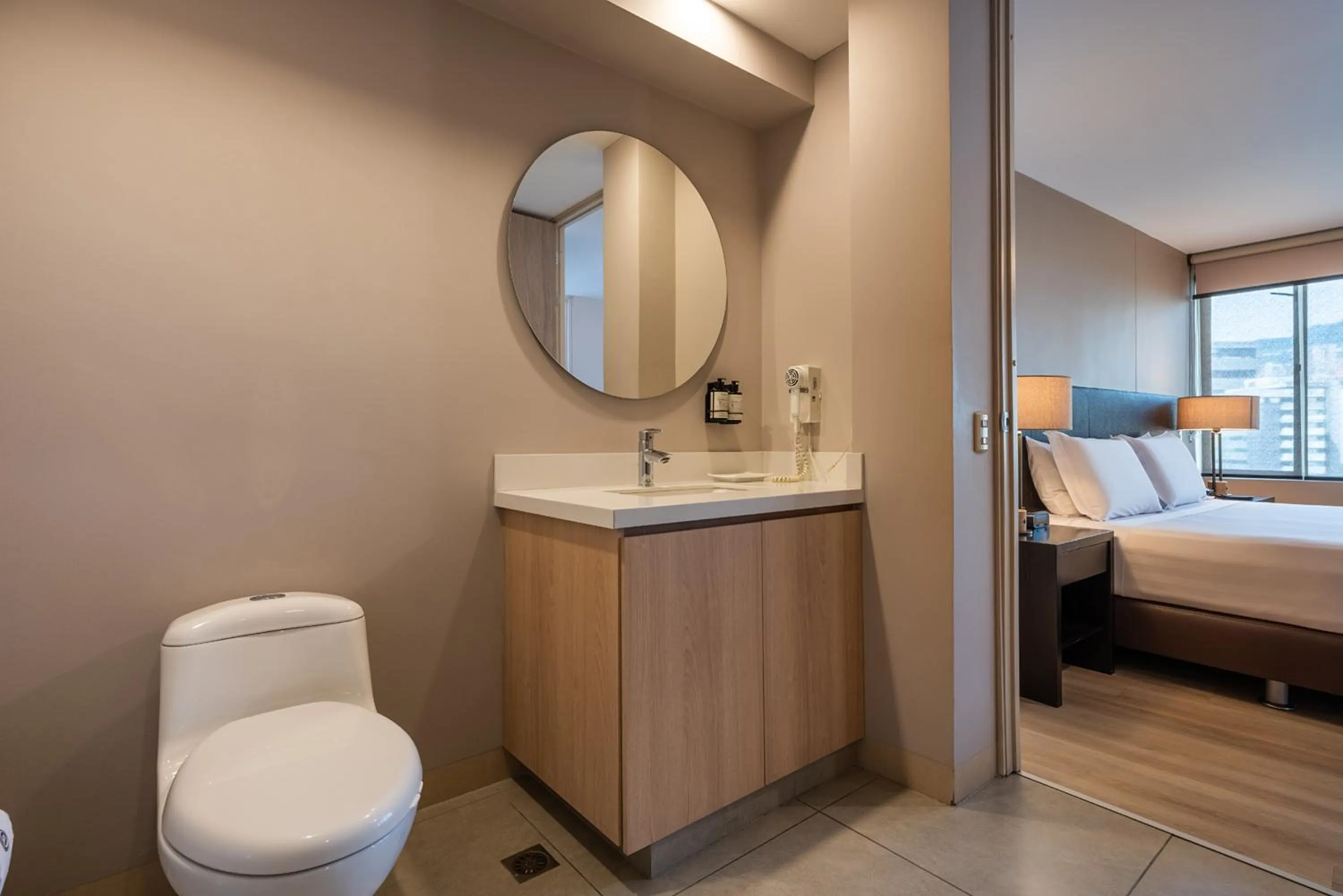 Bathroom, Bed in Estelar Apartamentos Medellin