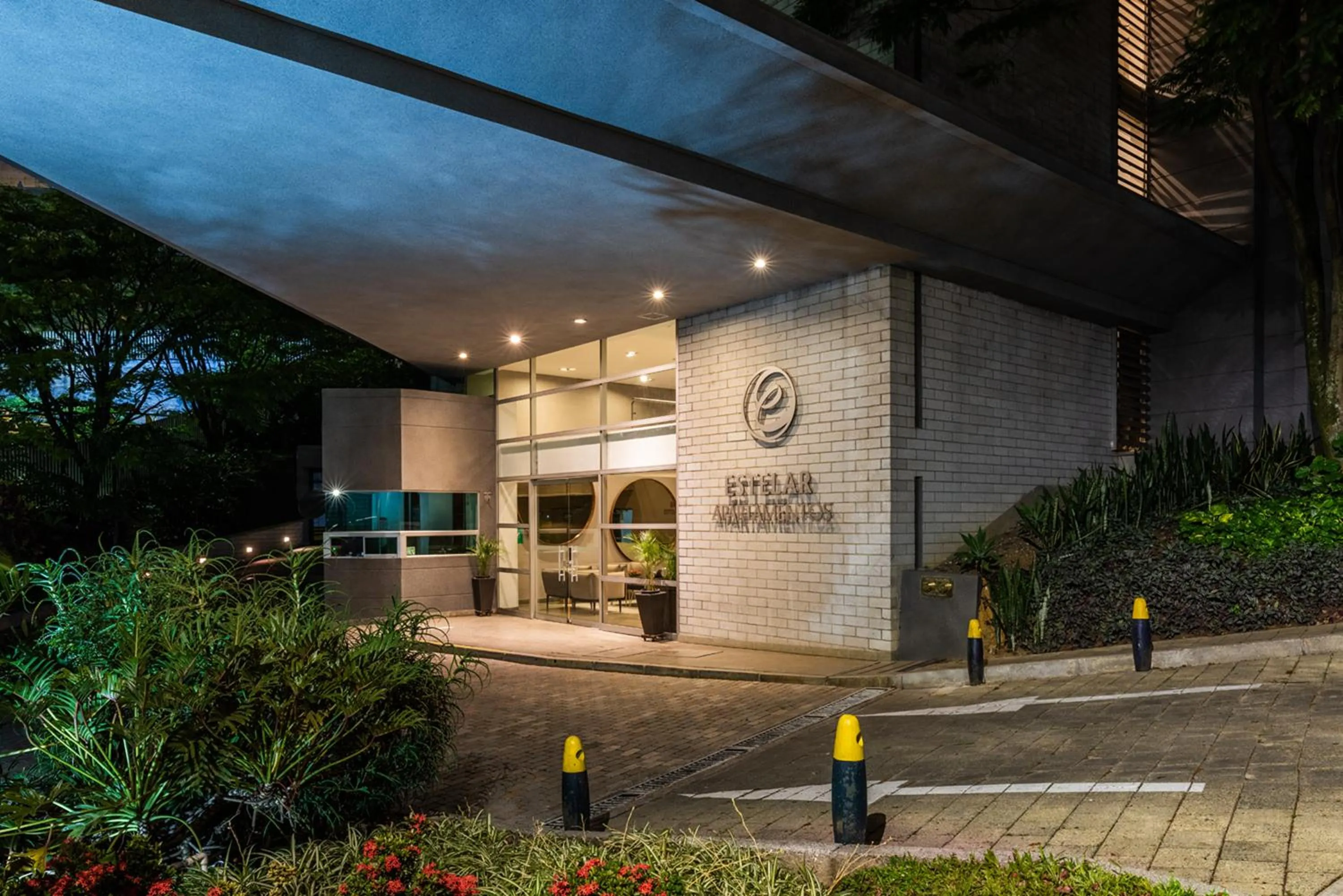 Facade/entrance in Estelar Apartamentos Medellin