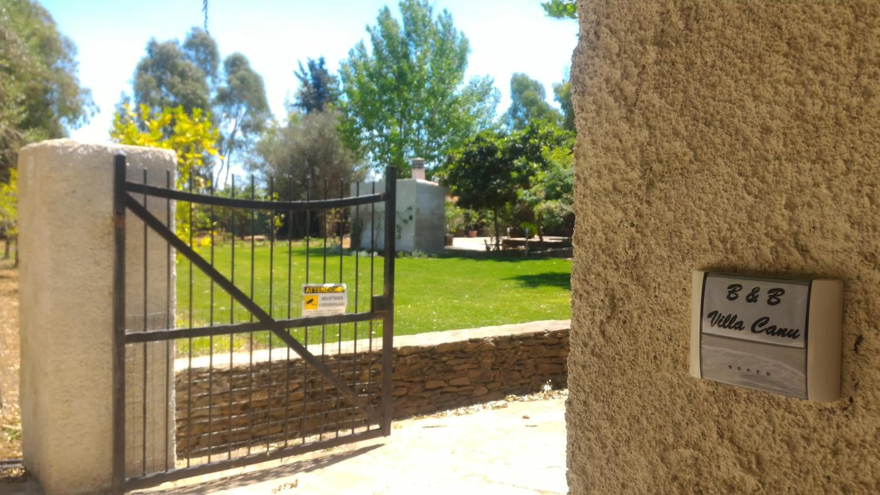 Facade/entrance in Villa Canu