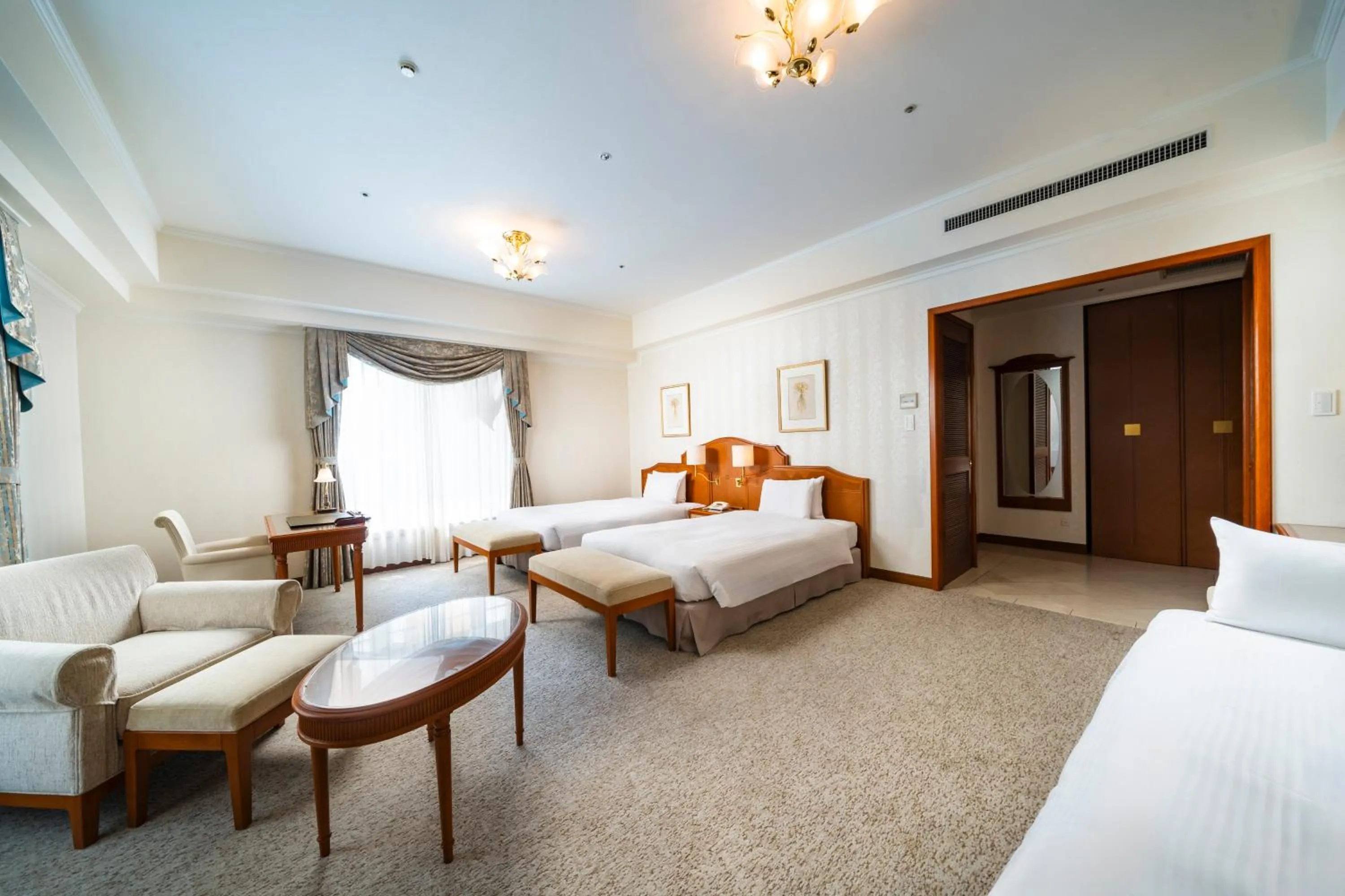 Living room, Bed in KOKO HOTEL Osaka Shinsaibashi