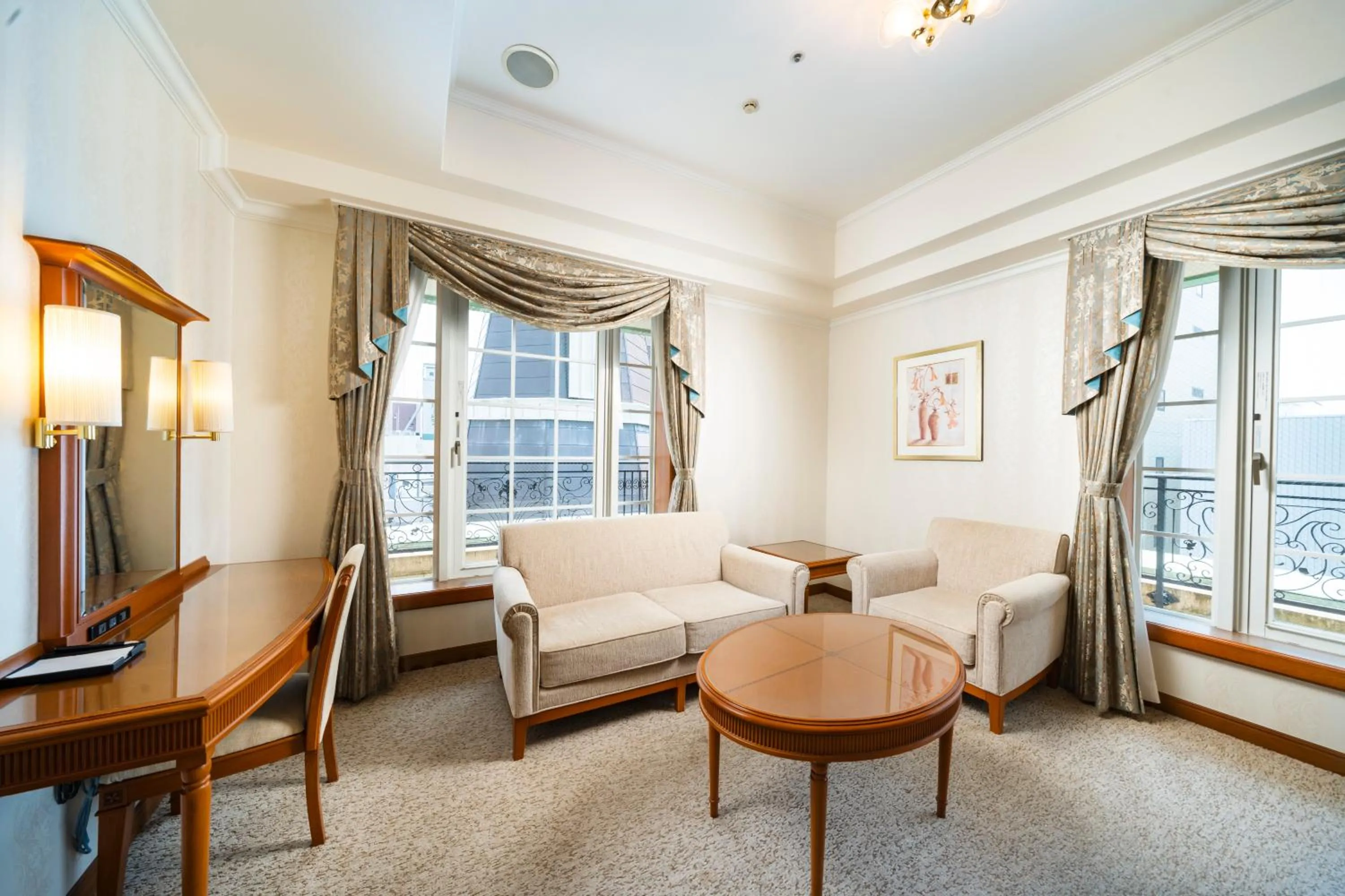 Photo of the whole room in KOKO HOTEL Osaka Shinsaibashi