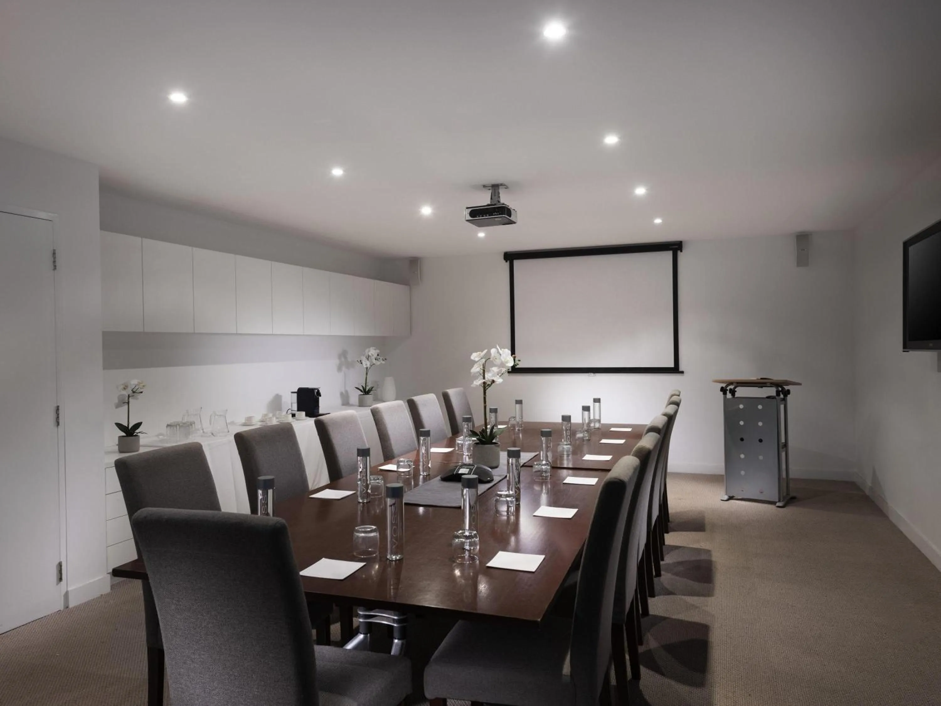 Meeting/conference room in Grand Mercure Apartments Magnetic Island
