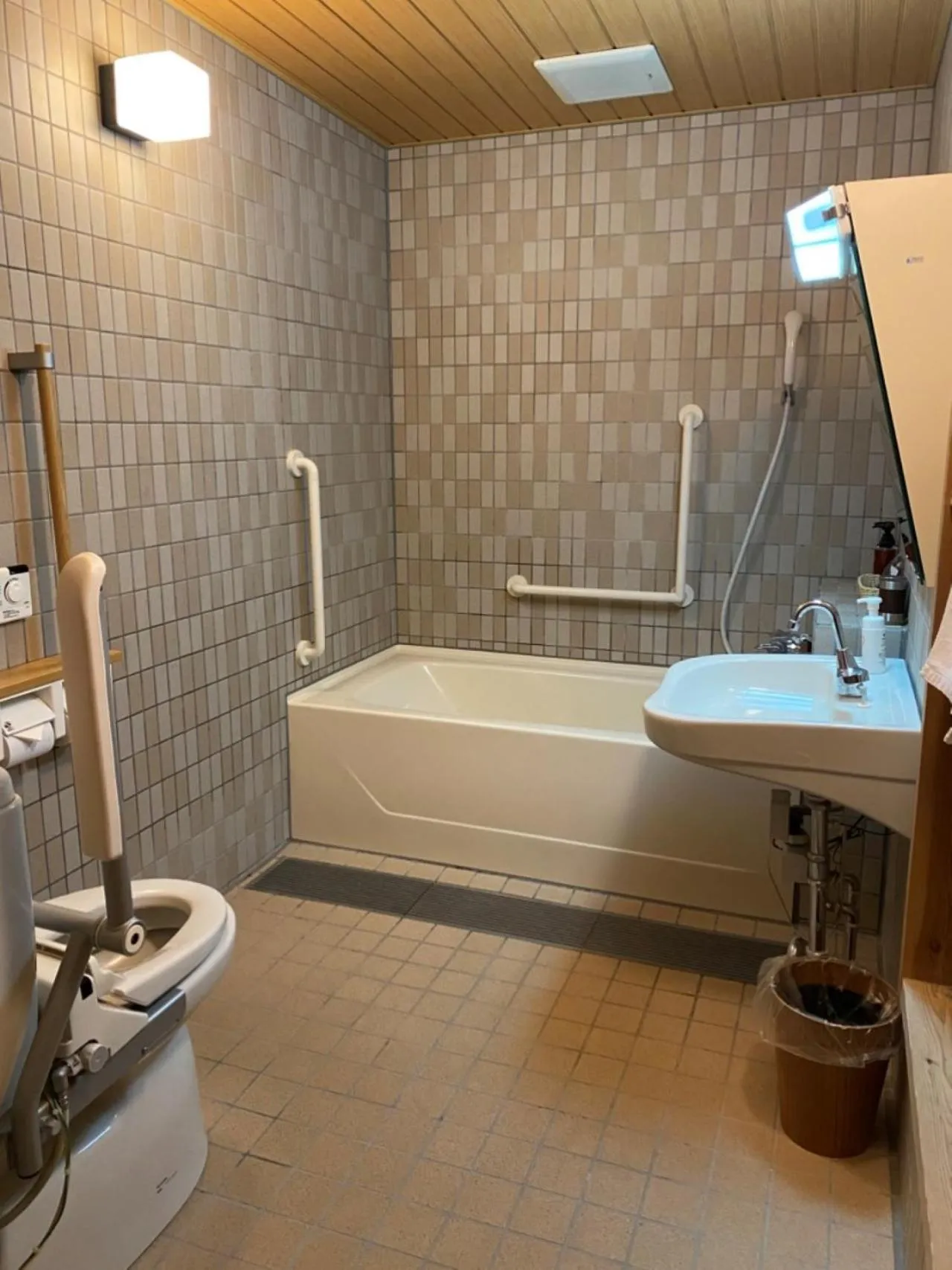 Toilet in Miyama Ouan Kyoritsu Resort