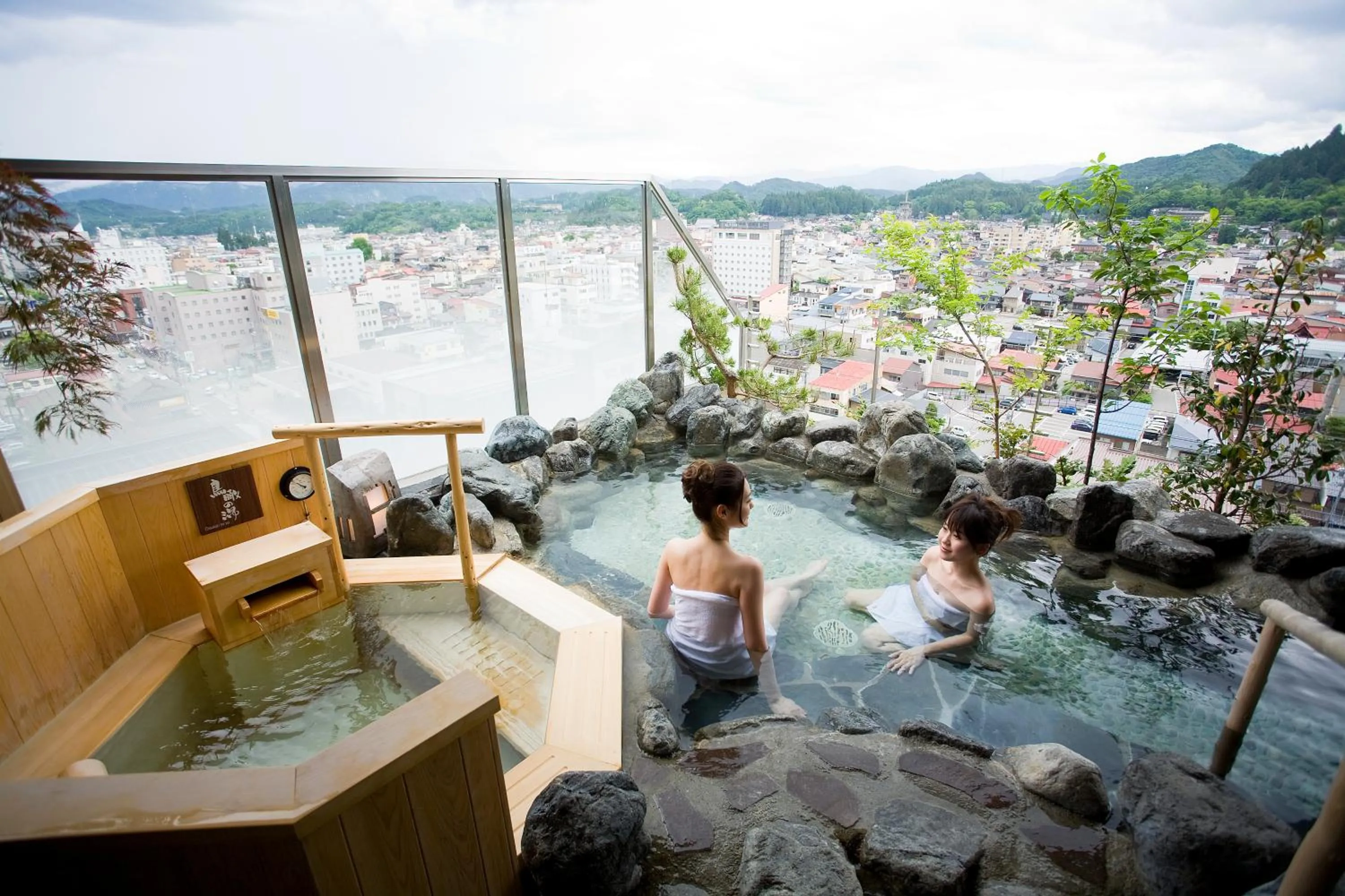Hot Spring Bath in Takayama Ouan