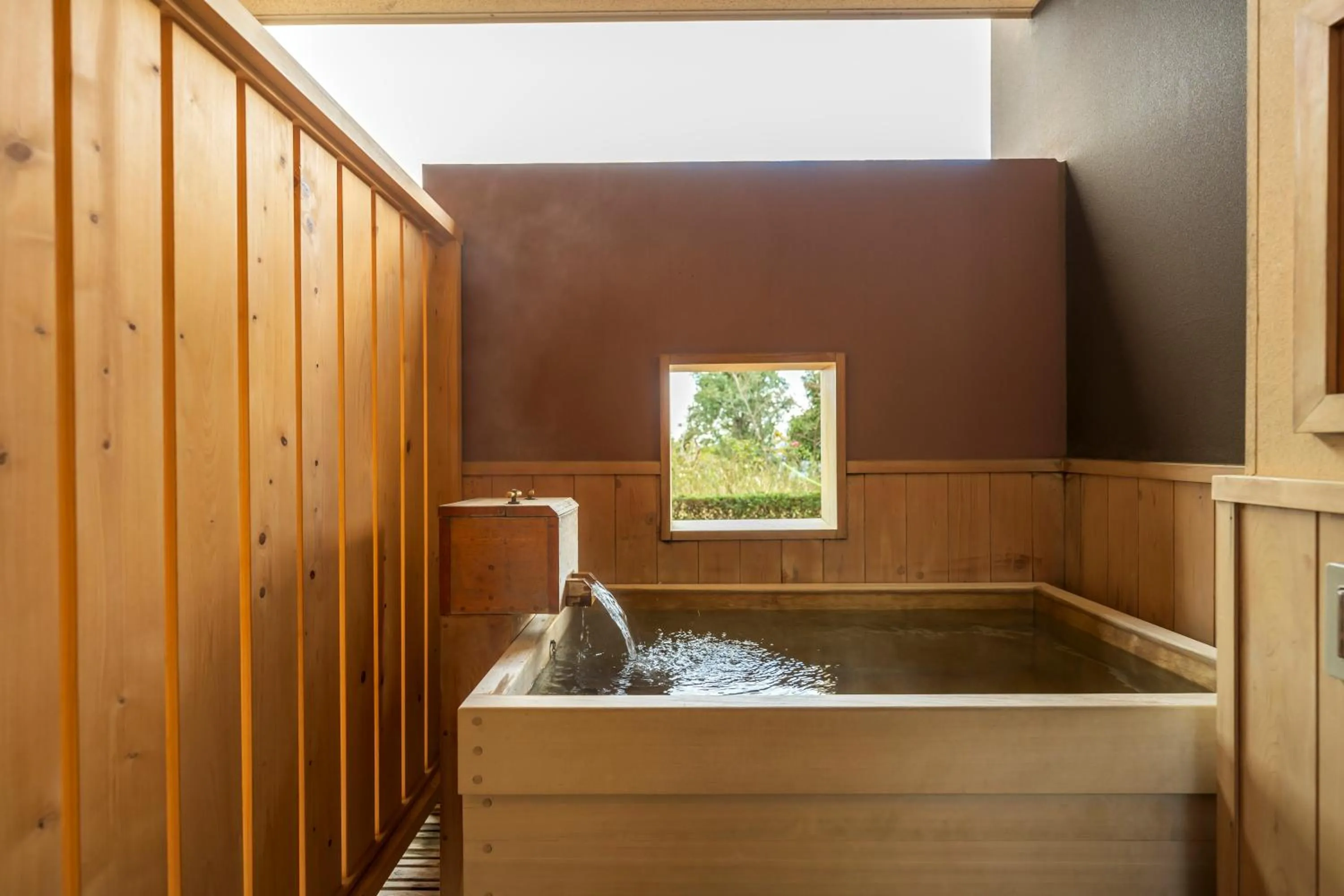 Open Air Bath in Hamachidorinoyu Kaisyu