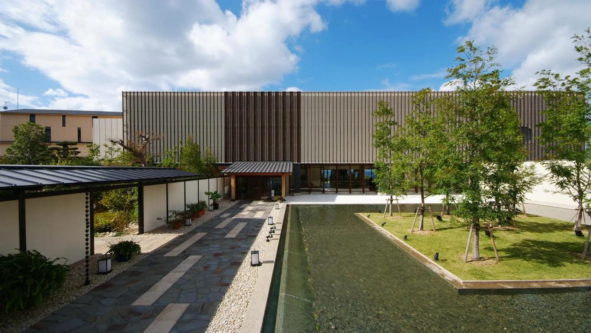 Property building in Hamachidorinoyu Kaisyu