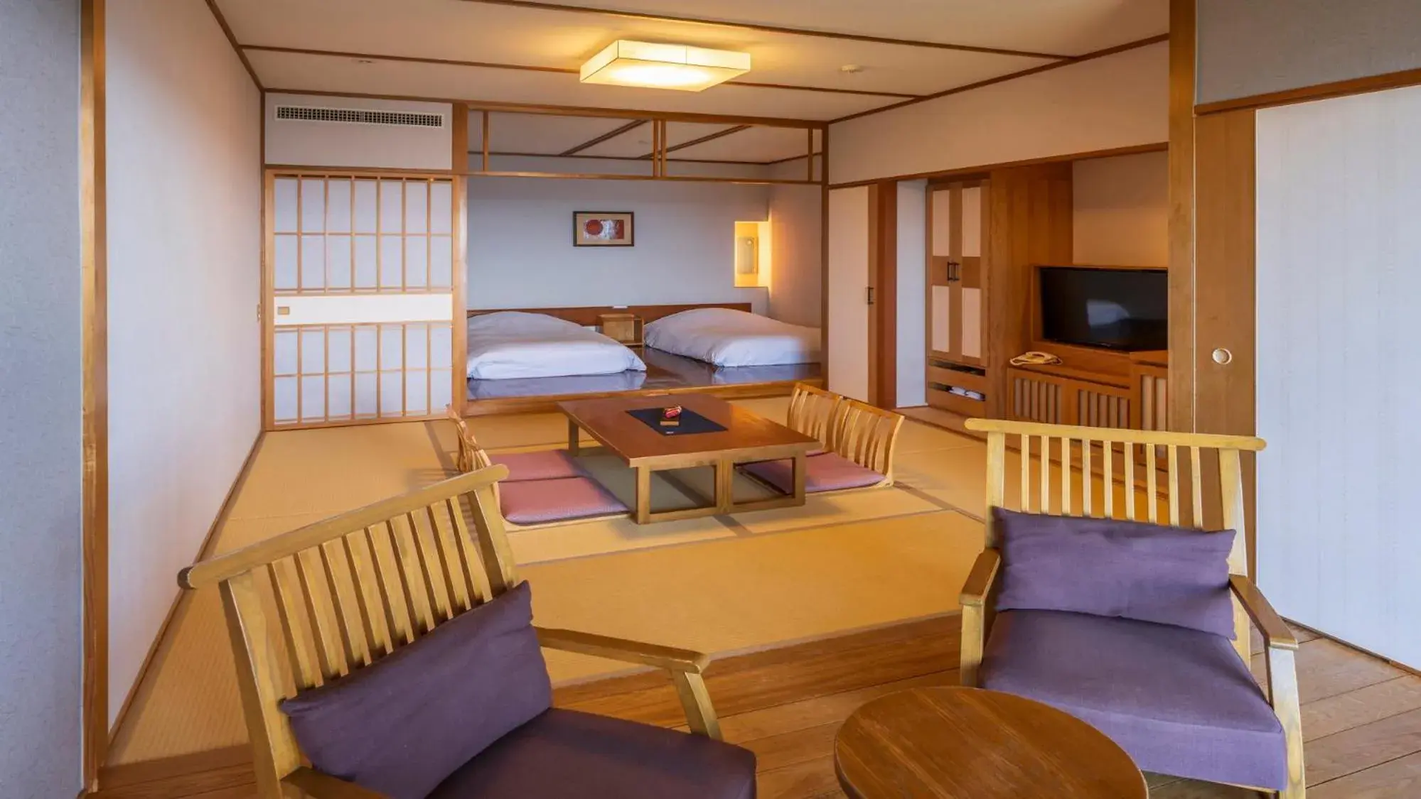 Superior Room with Tatami area with Open Air Bath and Garden View in Hamachidorinoyu Kaisyu Superior Room with Tatami area with Open Air Bath and Garden View in Hamachidorinoyu Kaisyu
