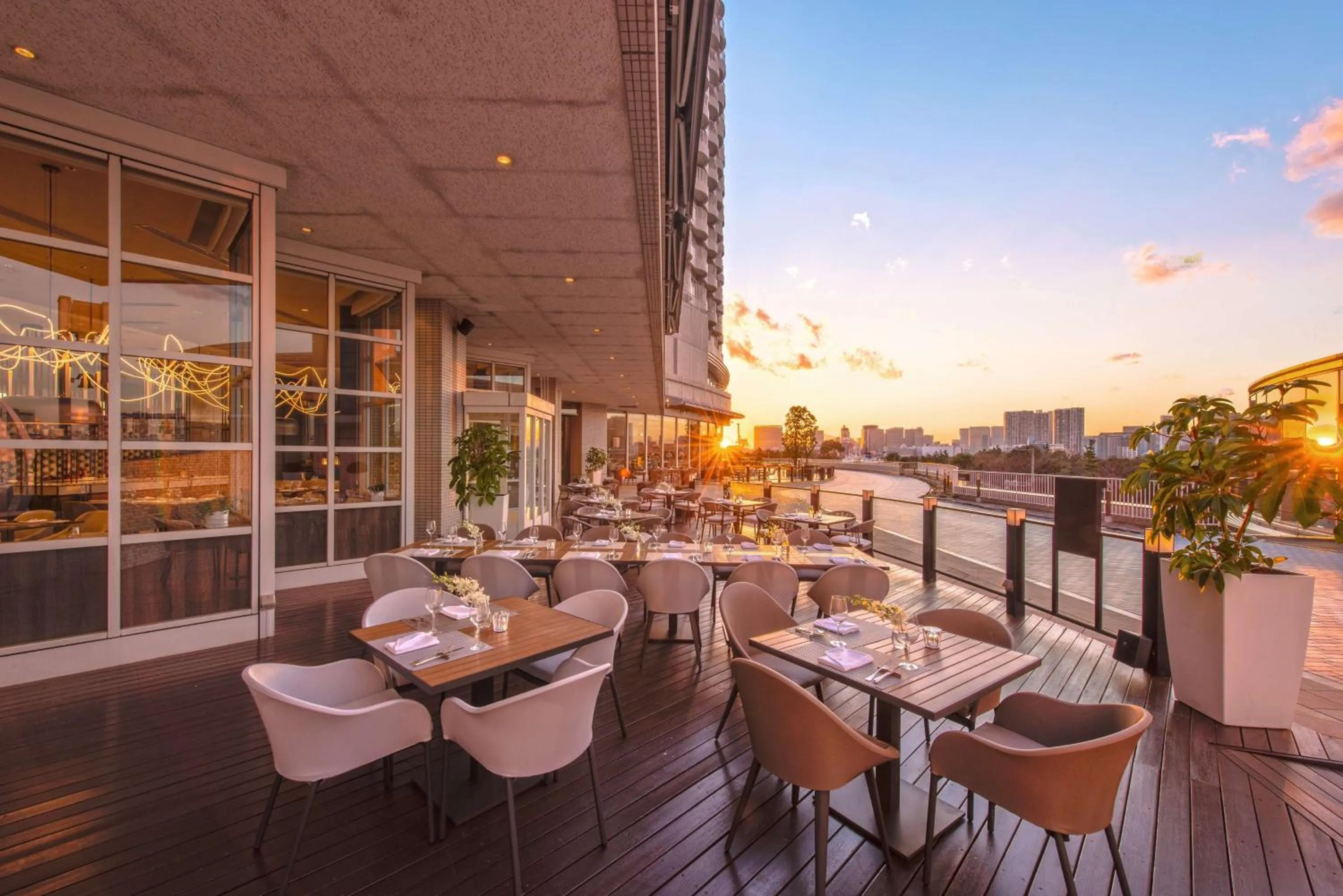 Restaurant/places to eat in Hilton Tokyo Odaiba