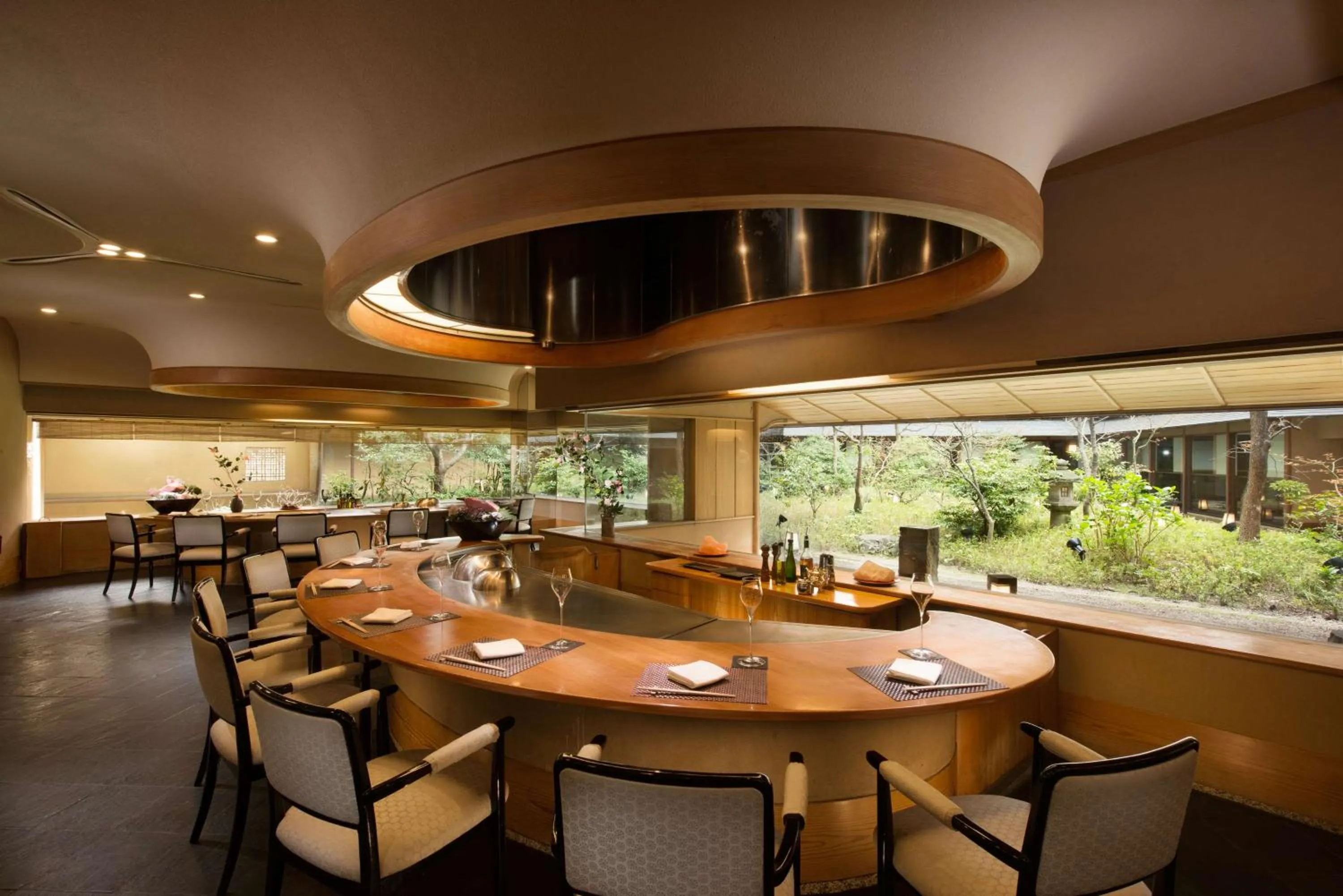 Restaurant/places to eat in Hilton Tokyo Odaiba