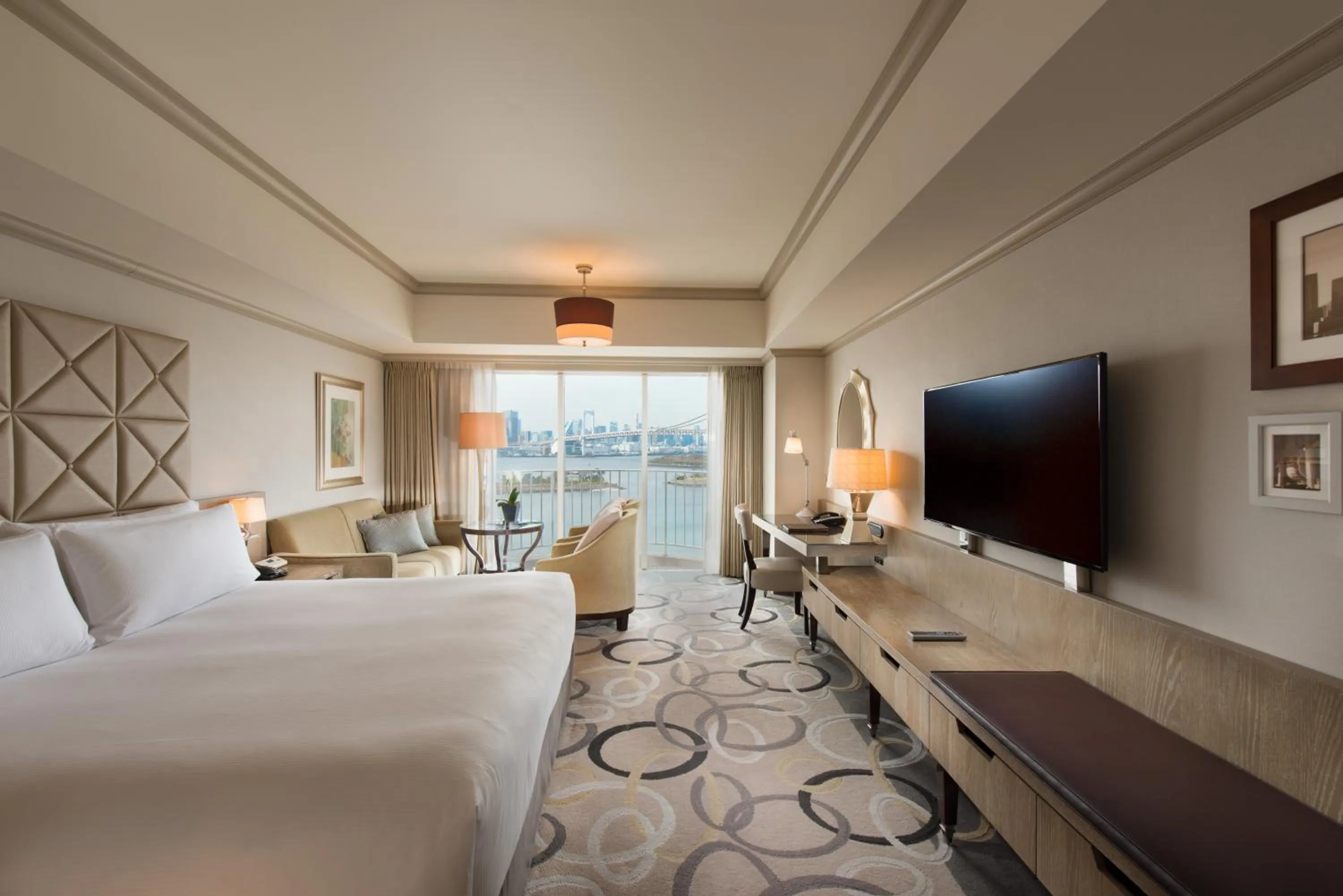 Bed in Hilton Tokyo Odaiba