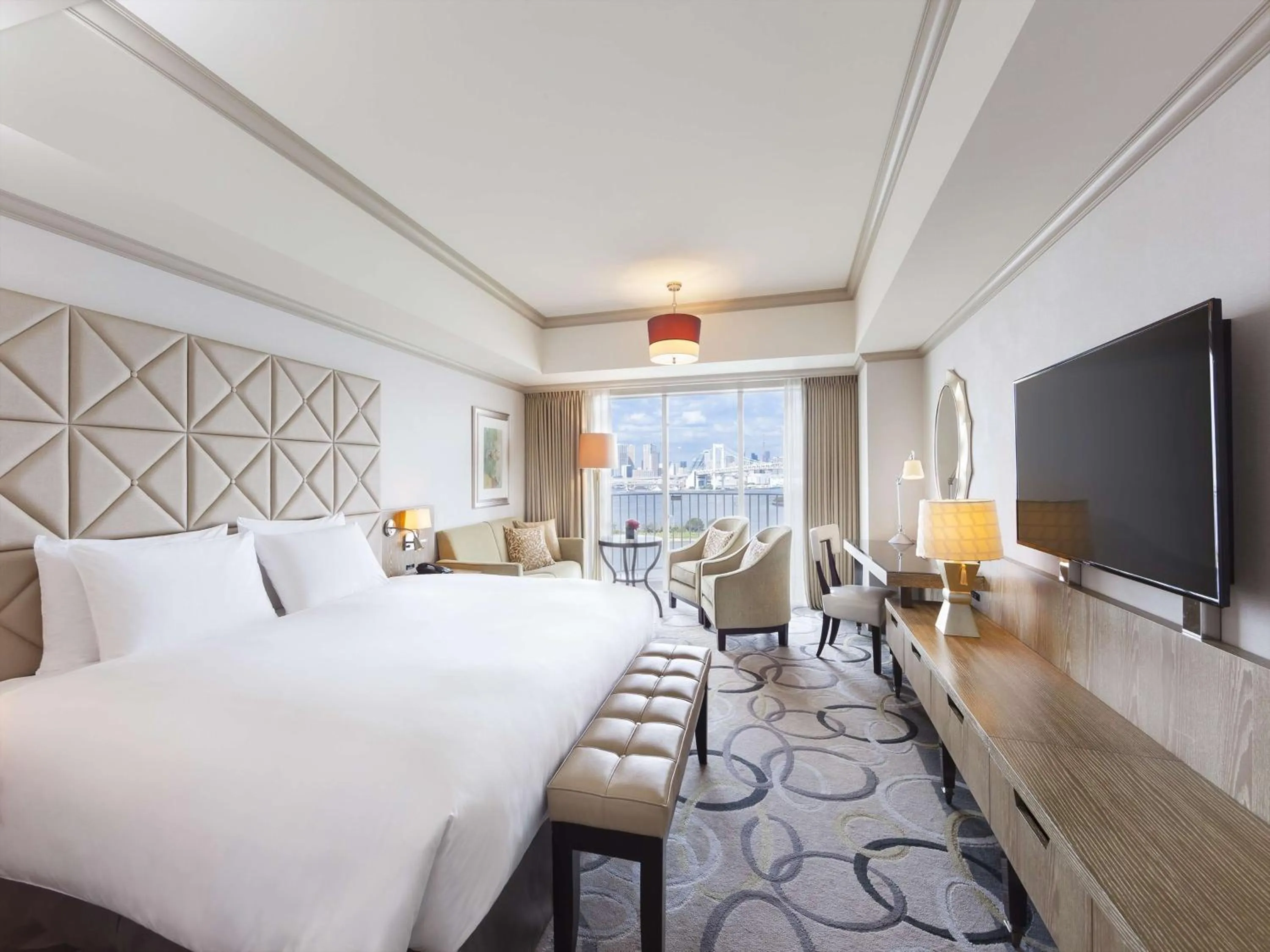 Bedroom, Bed in Hilton Tokyo Odaiba